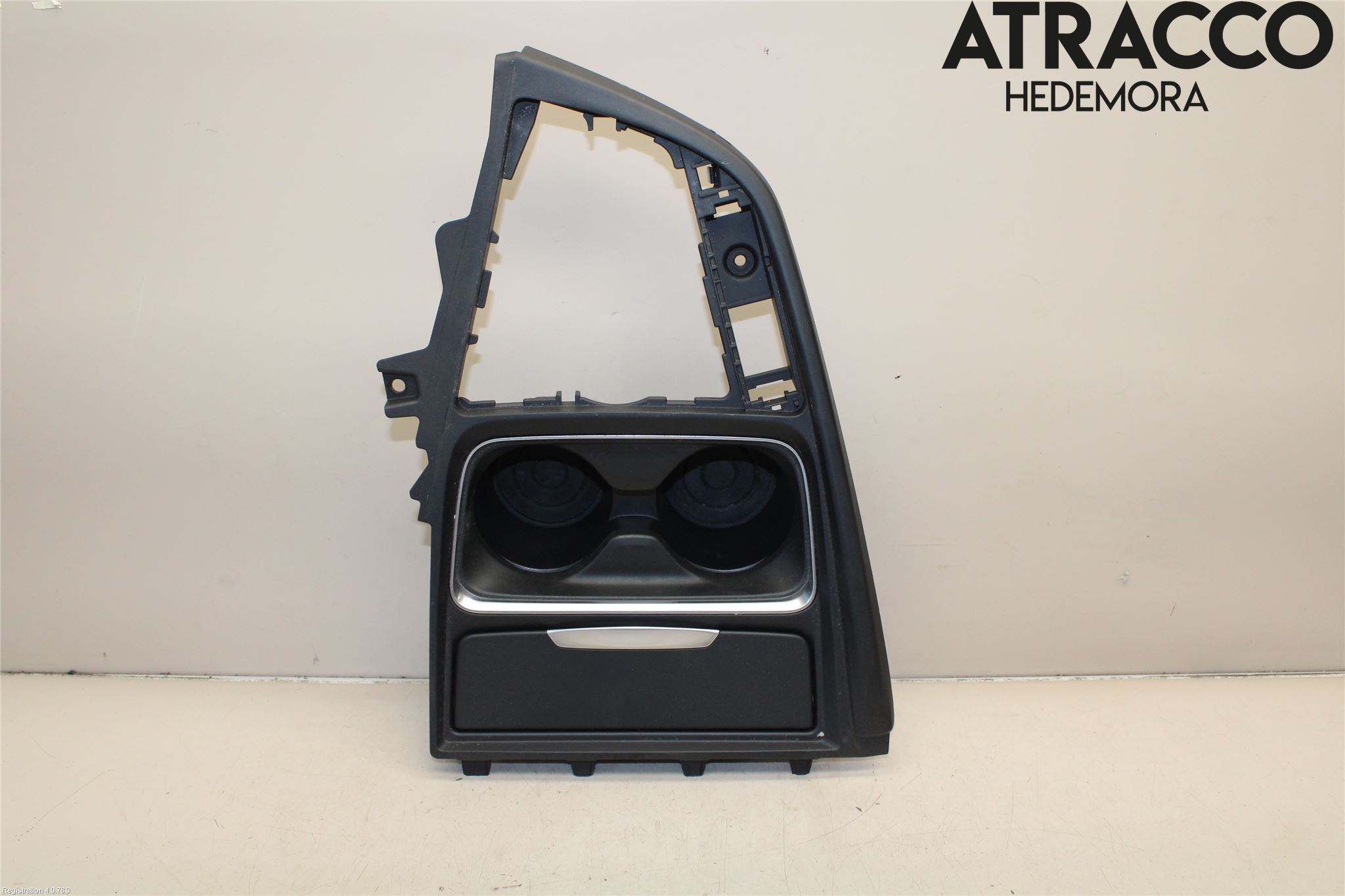 BMW 3 F30/F31/F80 12-19 Innr Koppholder