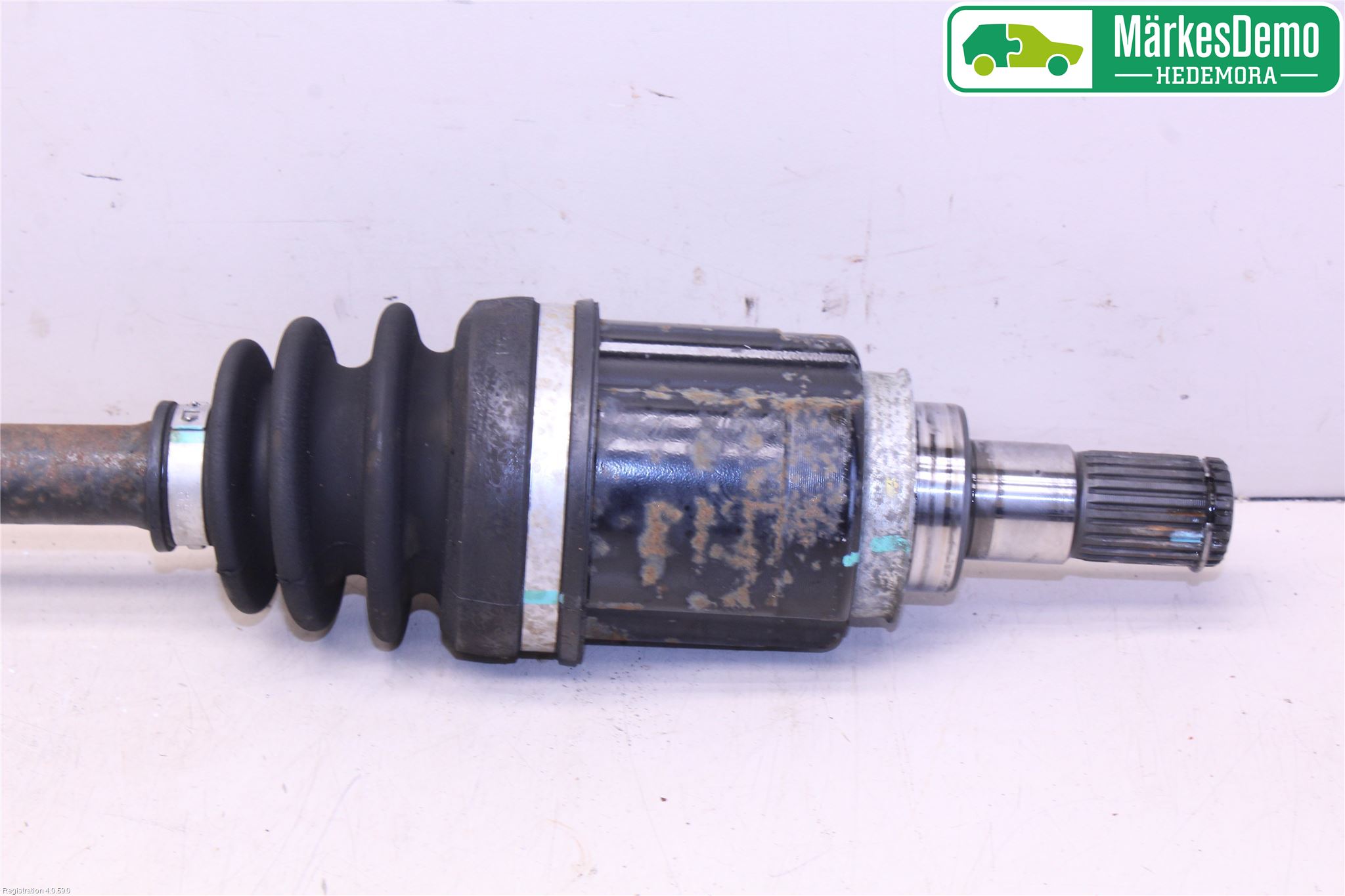 Suzuki SWIFT 11-16 Drivaksel Foran Kompl Venstre
