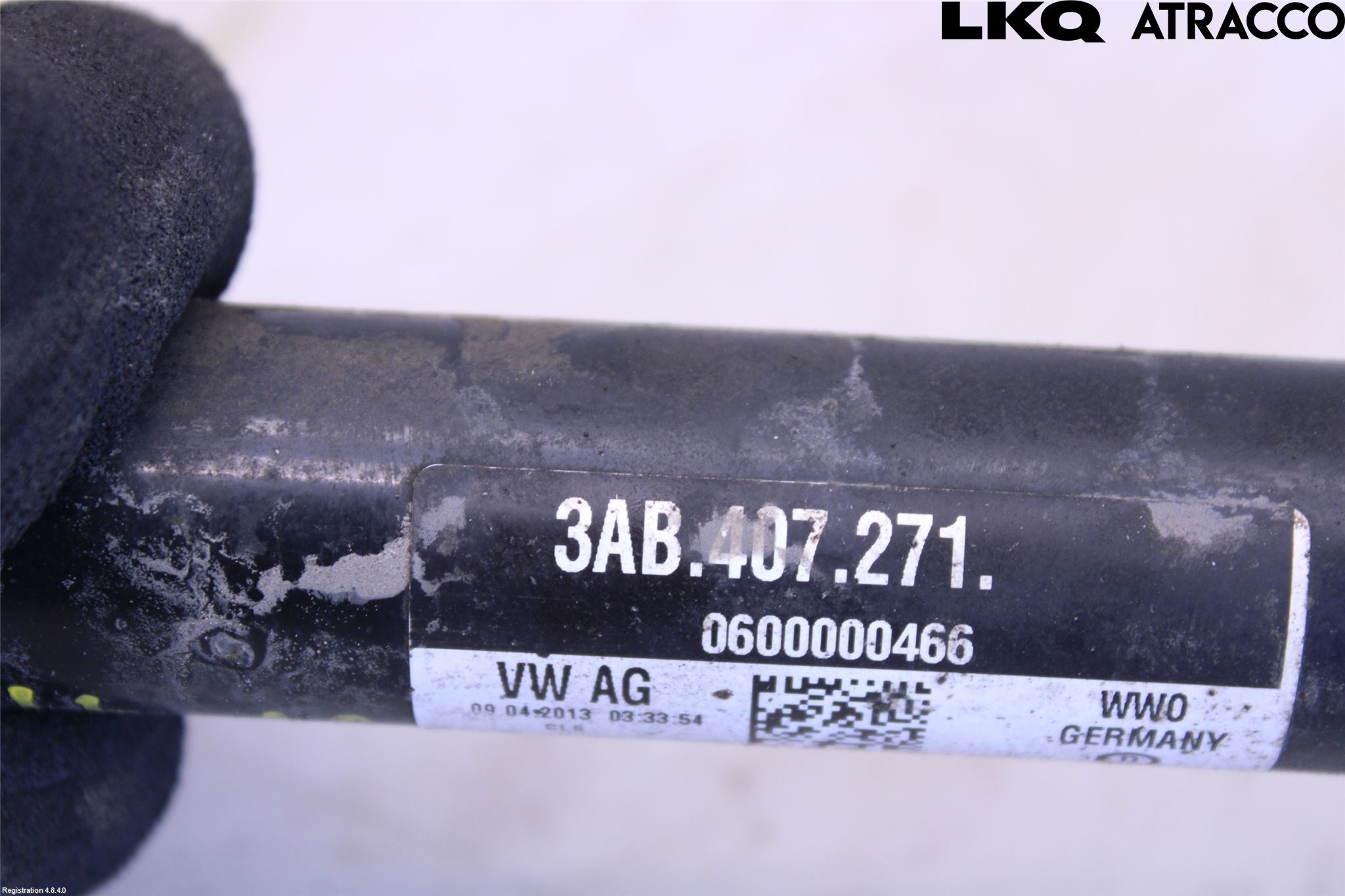 Volkswagen VW PASSAT 11-14 Drivaksel Foran Kompl Venstre