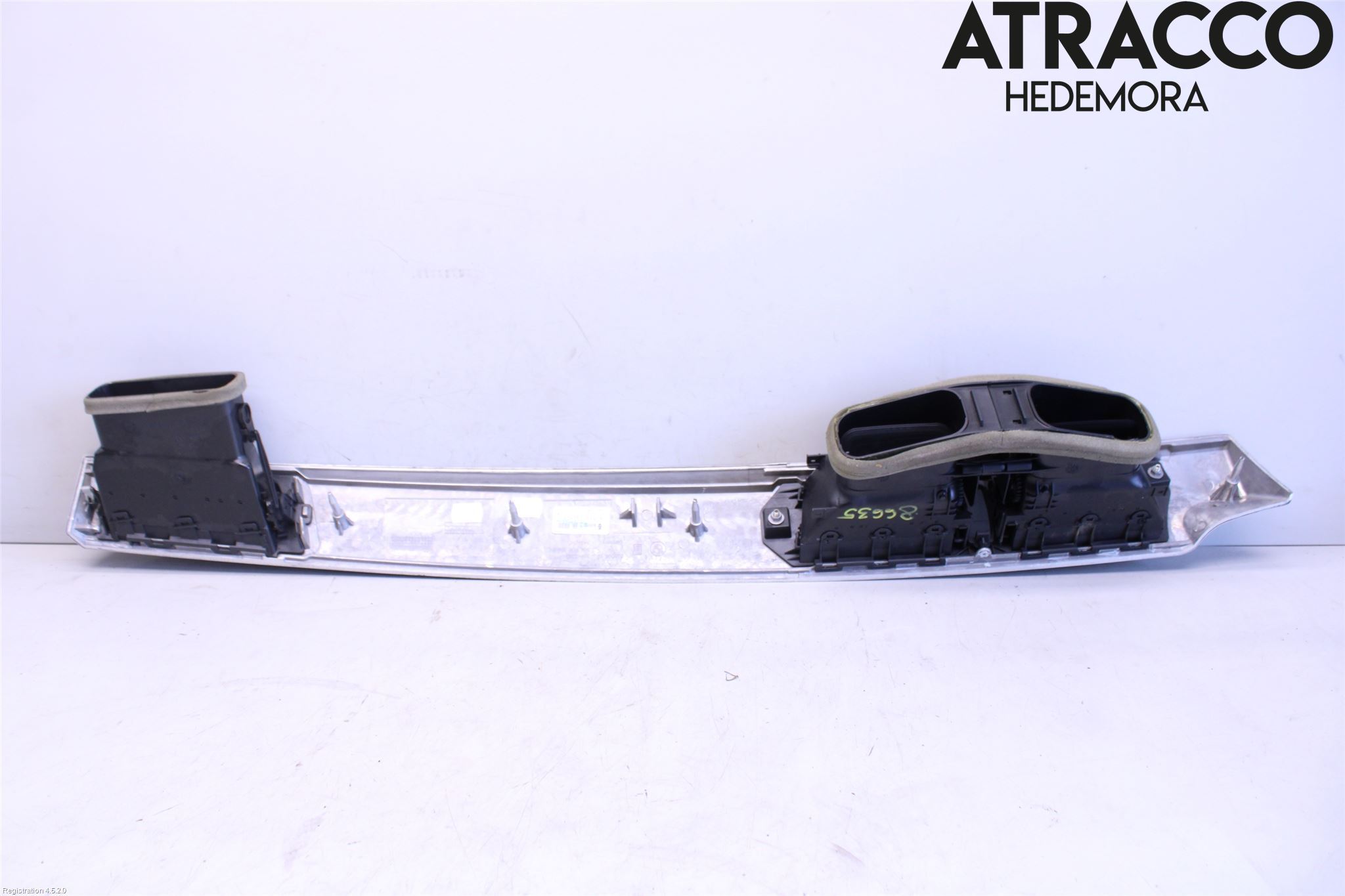 BMW 5 E60/61 Sed/Tou 02-10 Dashbord Kanal - Dyse