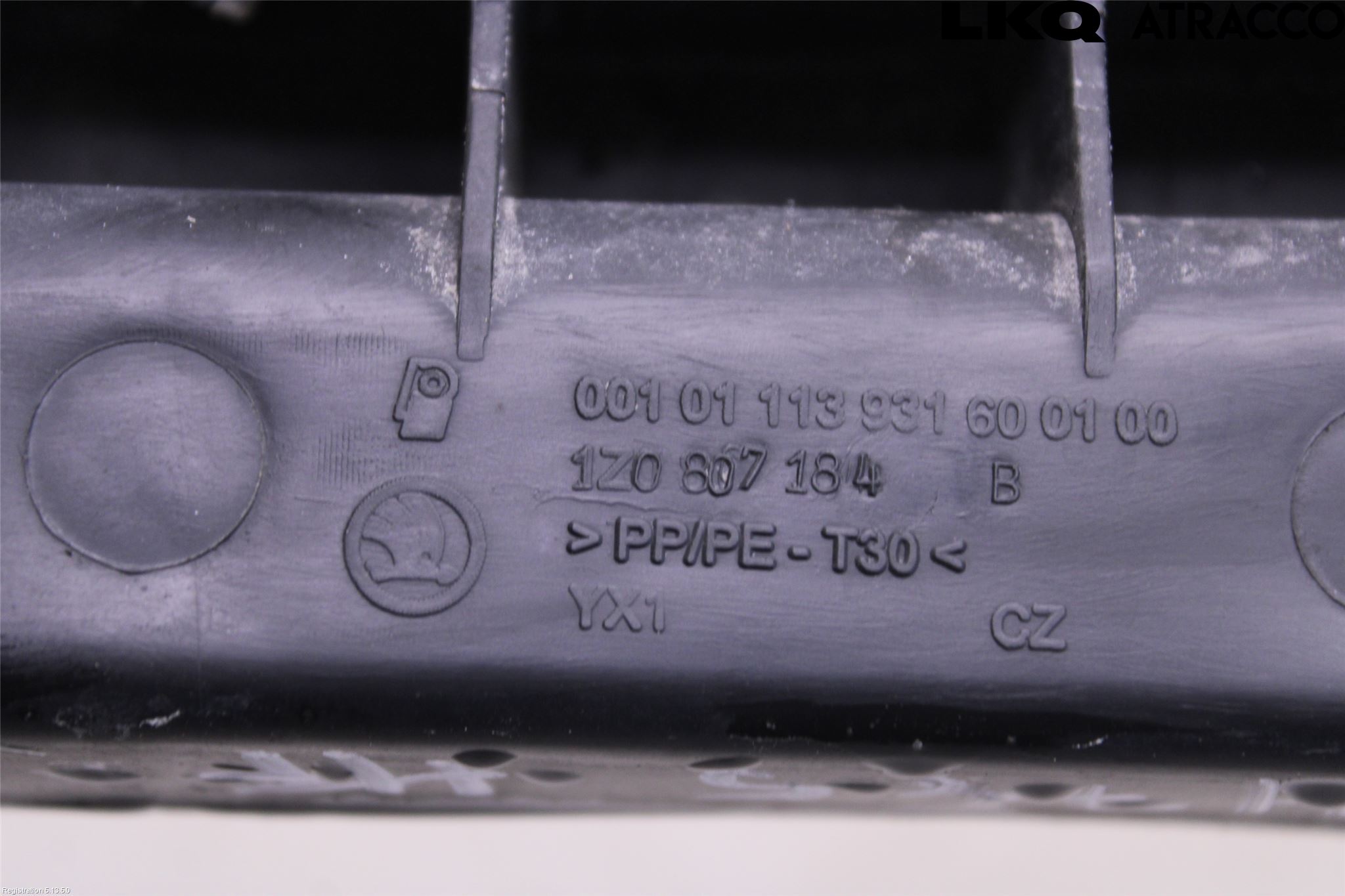 Skoda OCTAVIA (1Z) 05-13 Frontlykt Holder-Feste