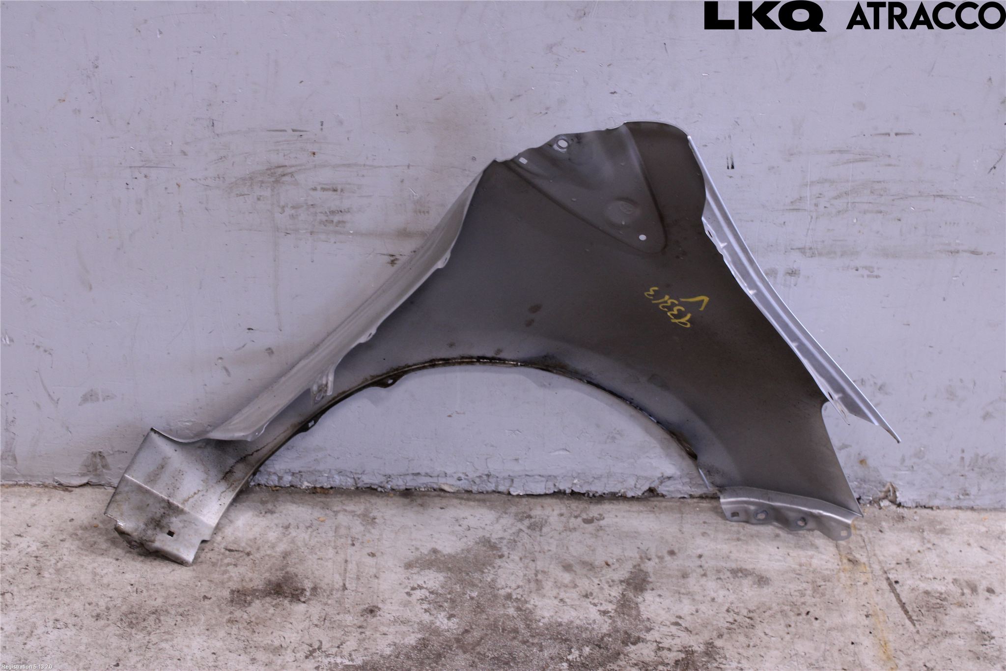 Toyota YARIS XP130 12-14 Skjerm Foran Venstre