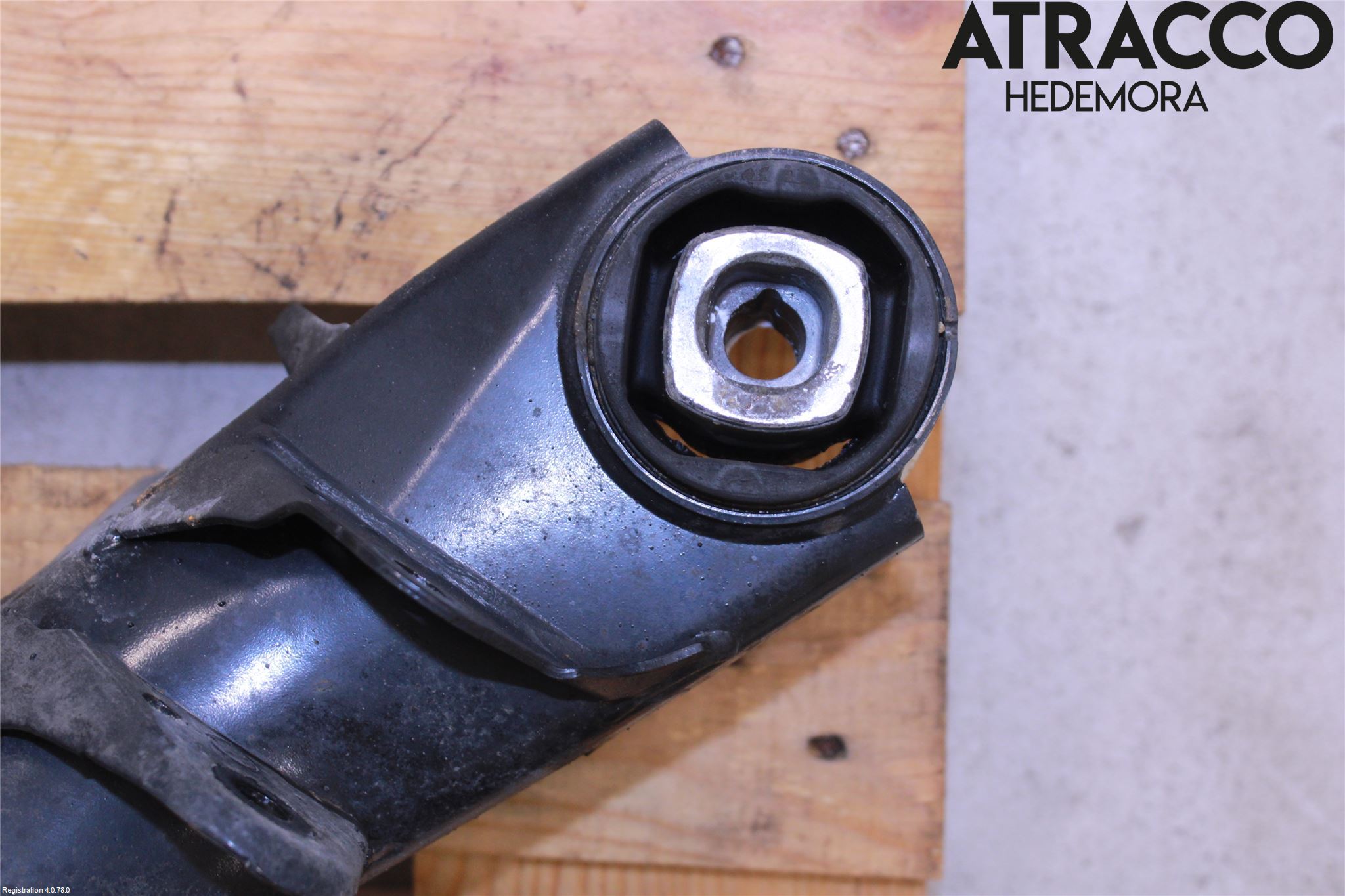 BMW 4 F32/F33/F82/F83 13-20 Bakaksel Feste Travers-Ramme
