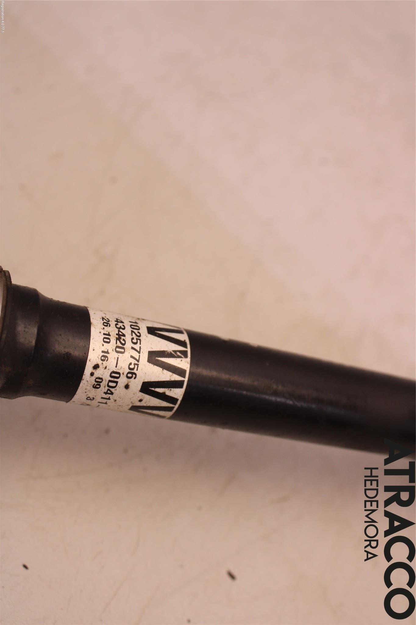 Toyota YARIS XP130 15-20 Drivaksel Foran Kompl Venstre