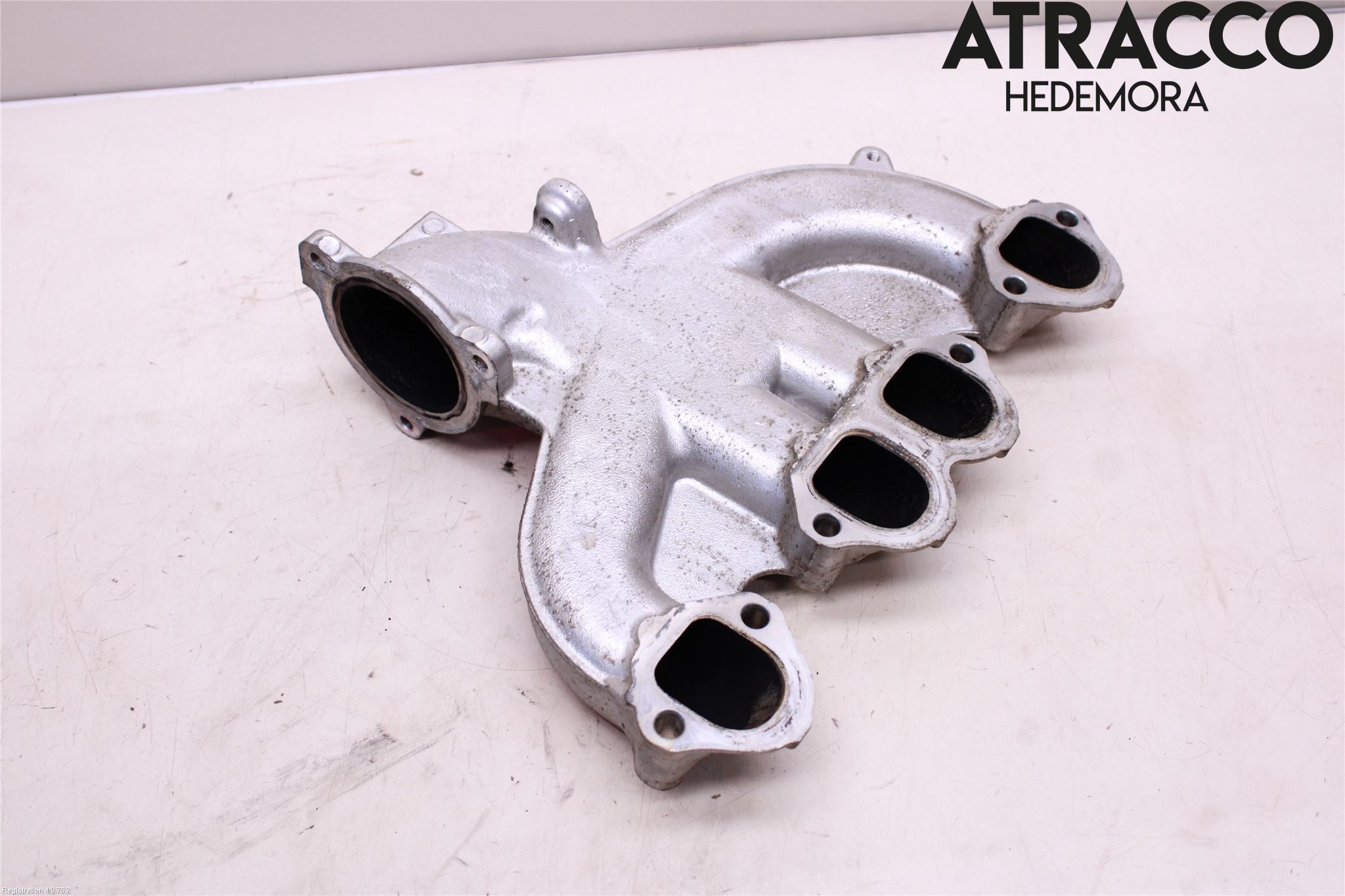 Volkswagen VW CADDY      04-10 Innsugningsmanifold