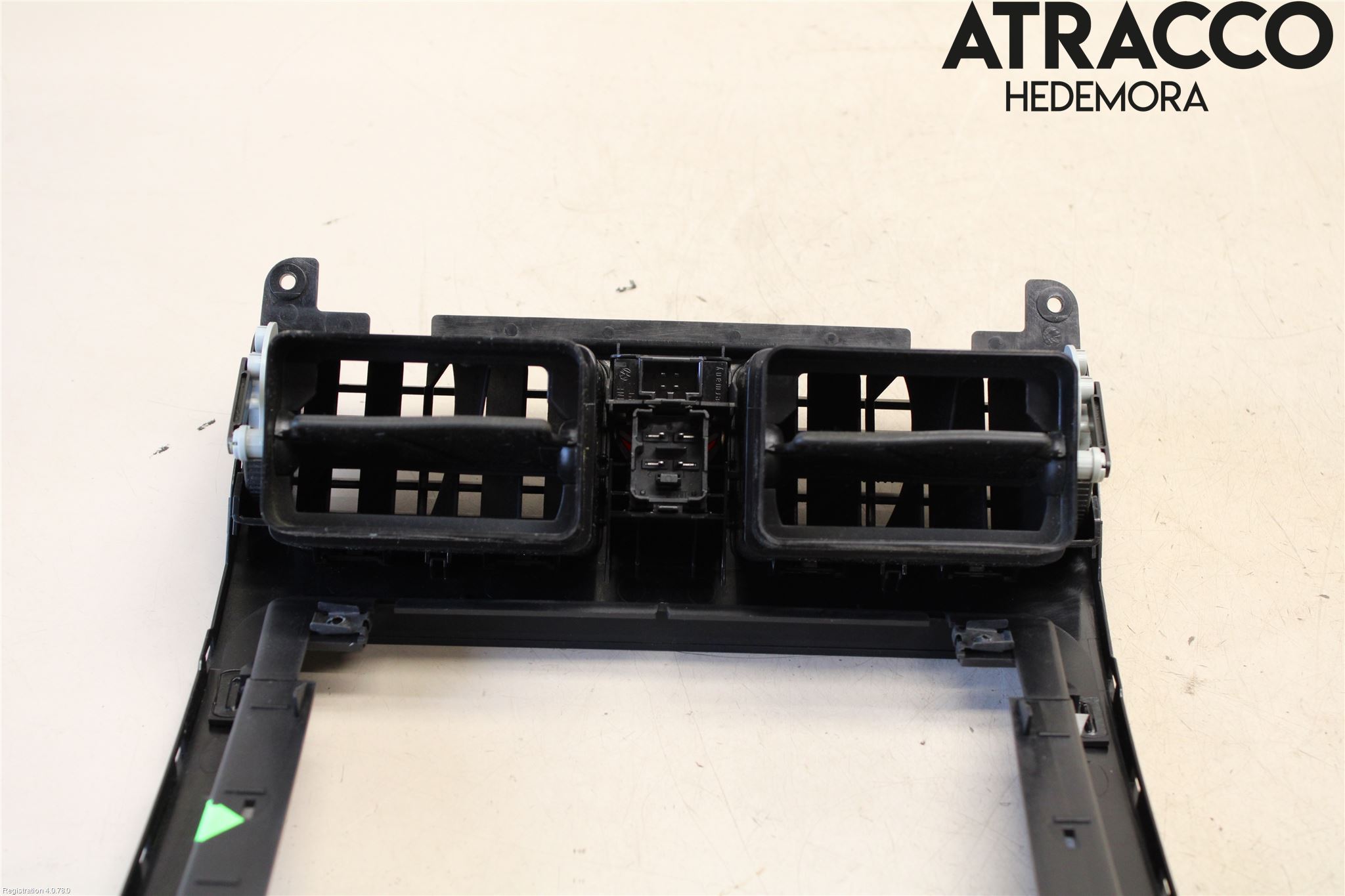 Volkswagen VW TOURAN 10-15 Dashbord Kanal - Dyse