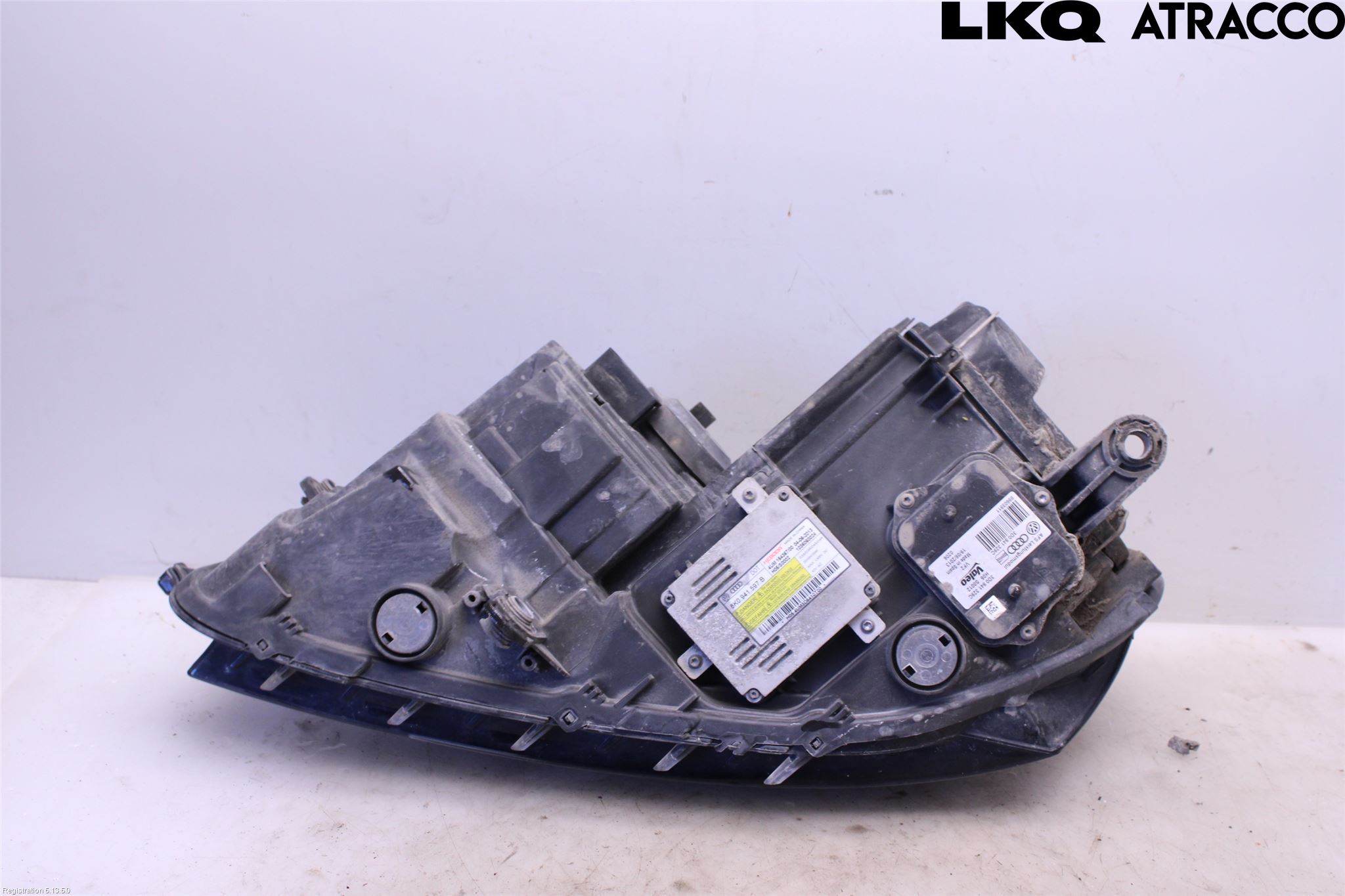 Volkswagen VW PASSAT 11-14 Frontlykt Høyre