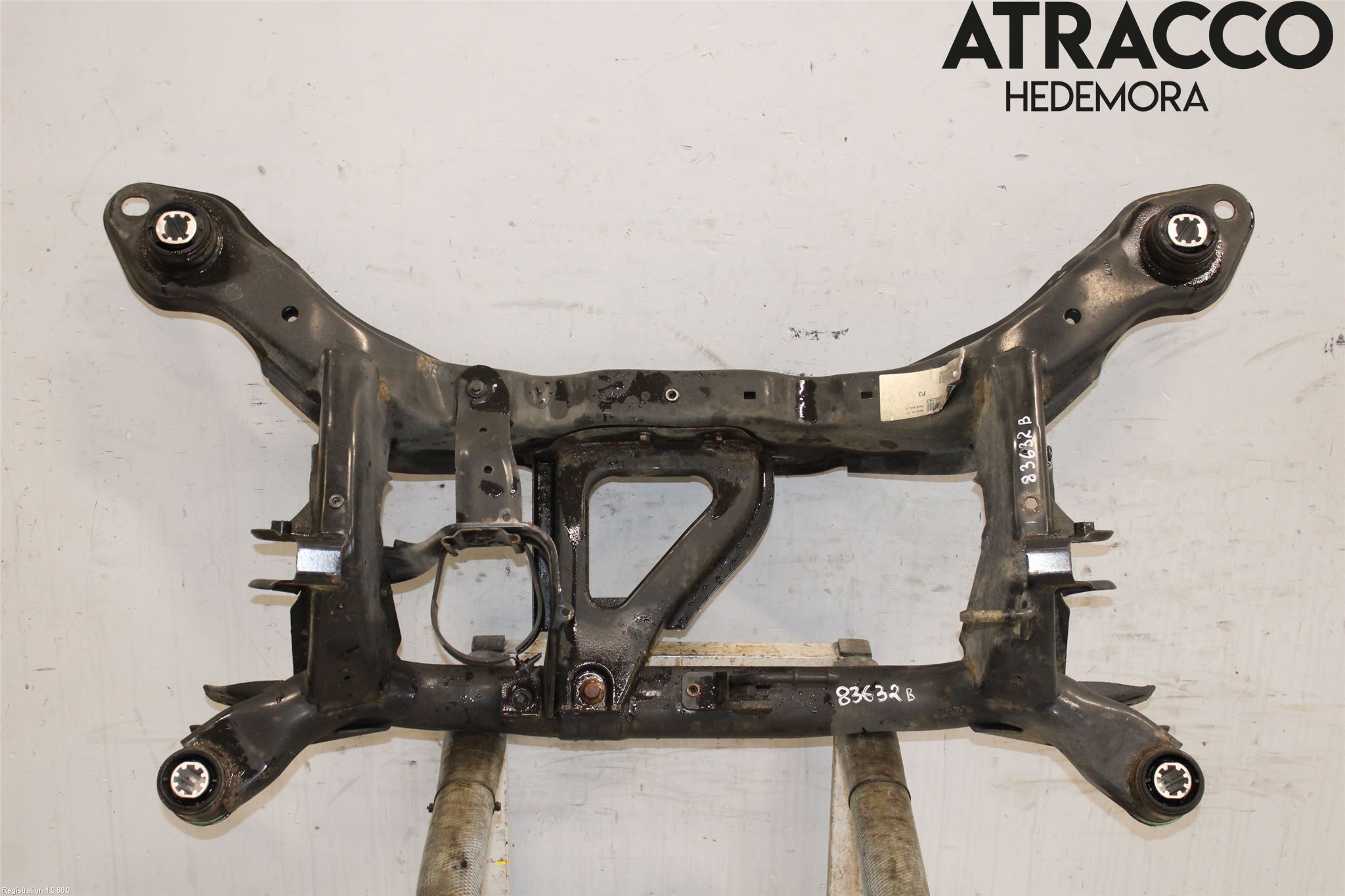 Volvo S60 CROSS COUNTRY 16-19 Bakaksel Feste Travers-Ramme