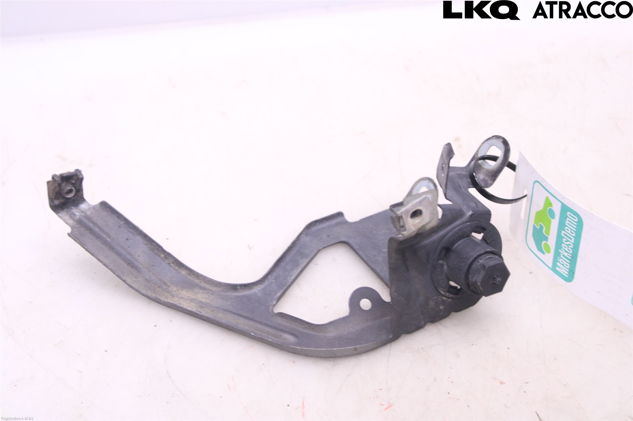 BMW 5 F10/F11/F18 09-17 Frontskjermfeste Venstre