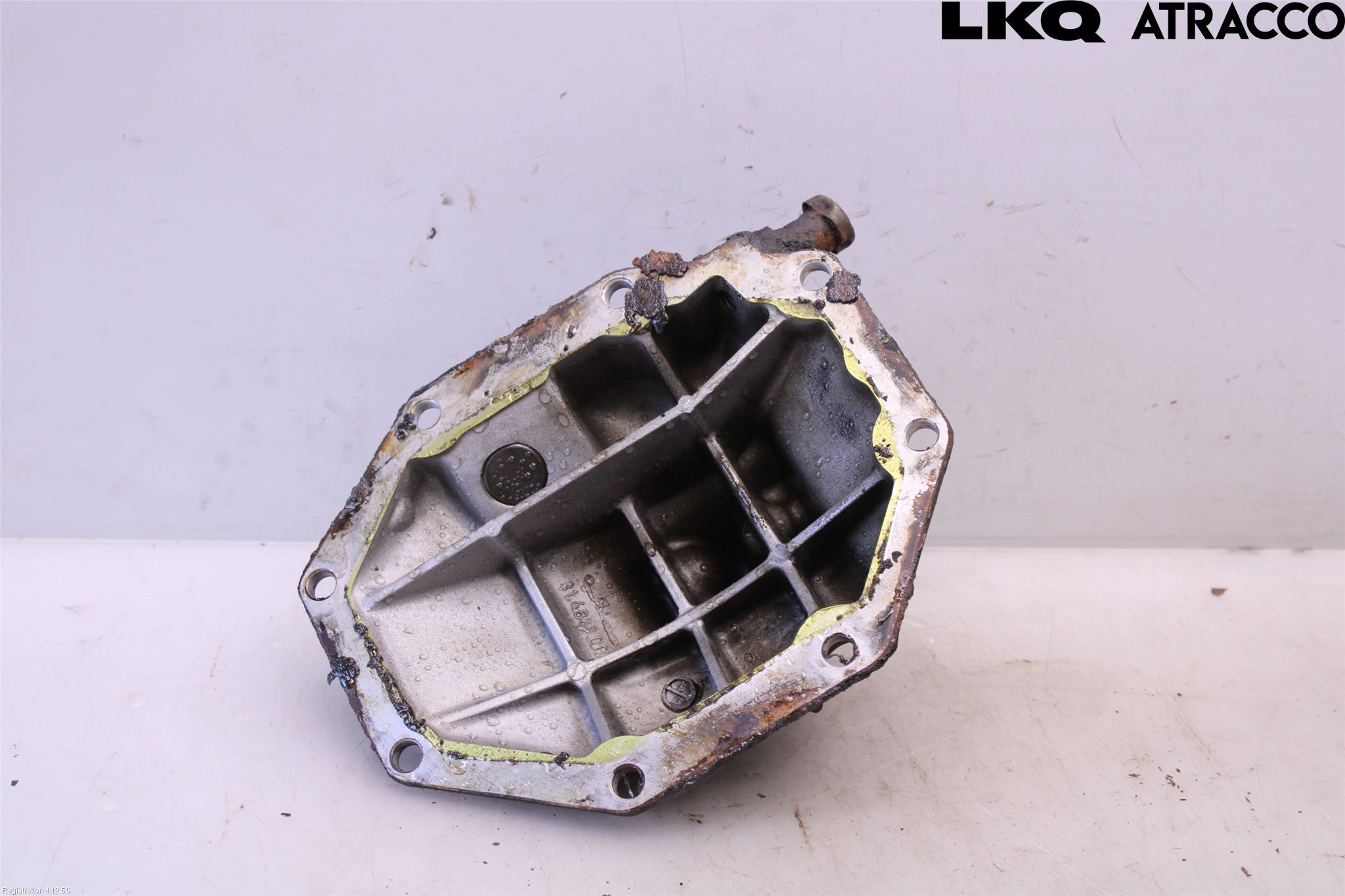 Mercedes-Benz MB 200-300  (W123) 76-86 Bakaksel Lokk