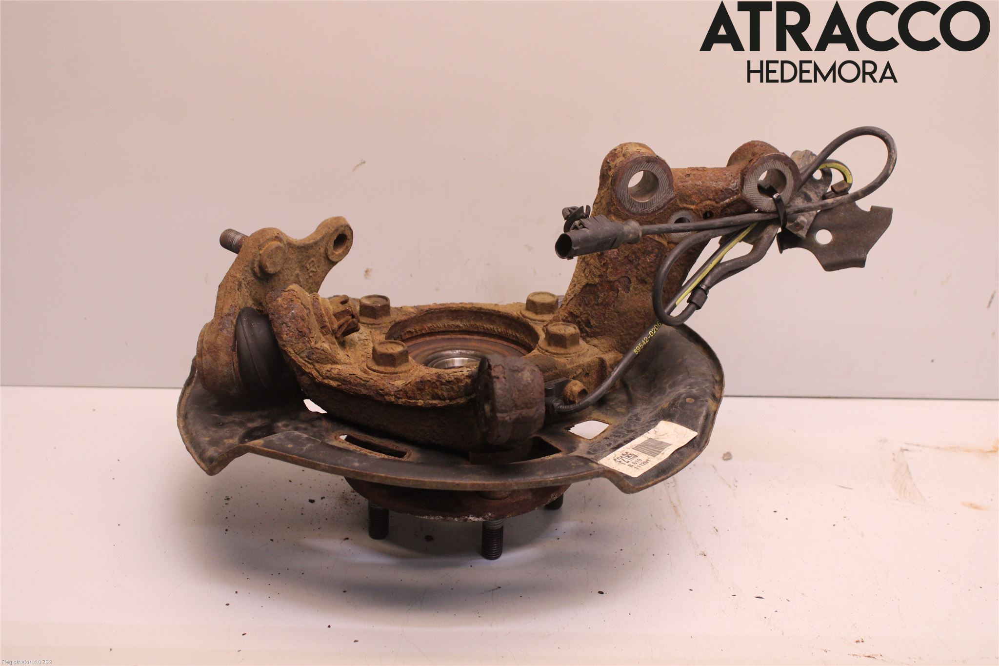 Toyota AVENSIS 09-15 Spindel Hf