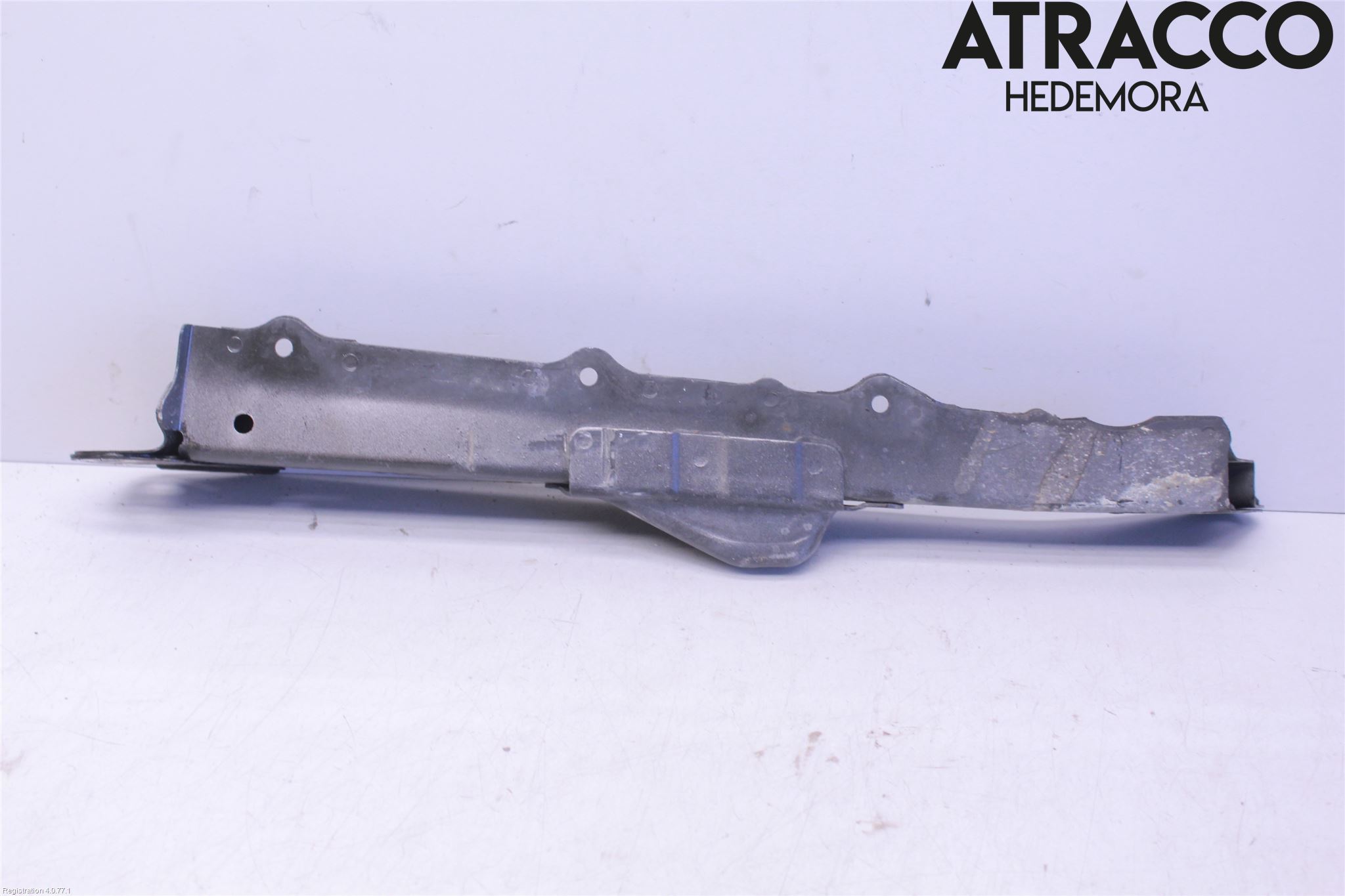 Toyota AVENSIS 16-18 Motorbjelke (Langs Gående )