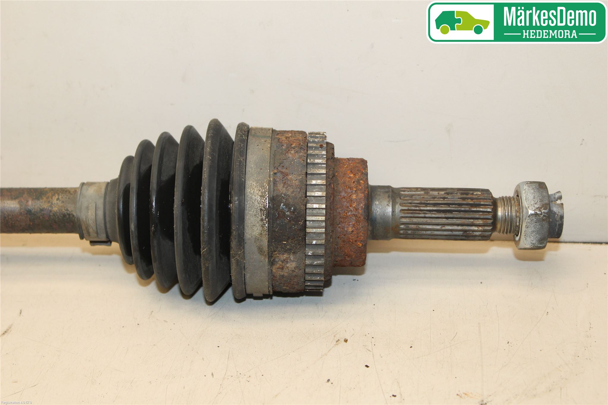 Suzuki ALTO 79-14 Drivaksel Foran Kompl Venstre
