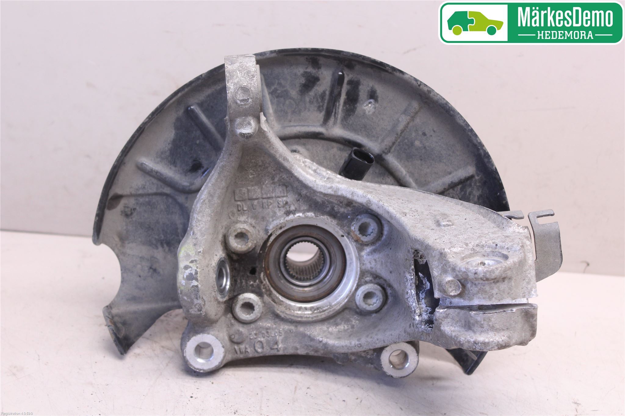 Volkswagen VW PASSAT 11-14 Spindel Vf