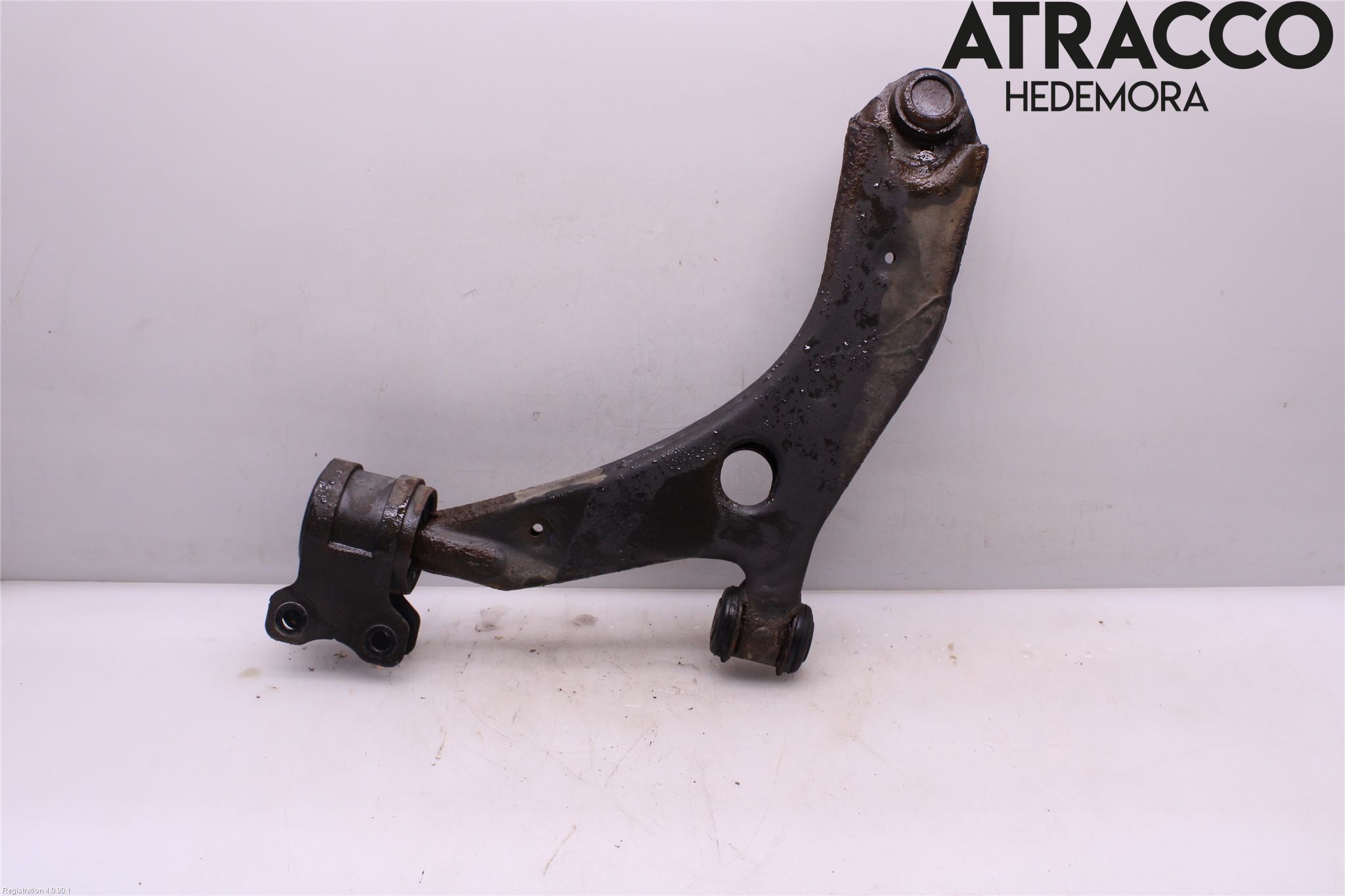 Mazda 5 10-18 Bærearm Foran Høyre Nedre