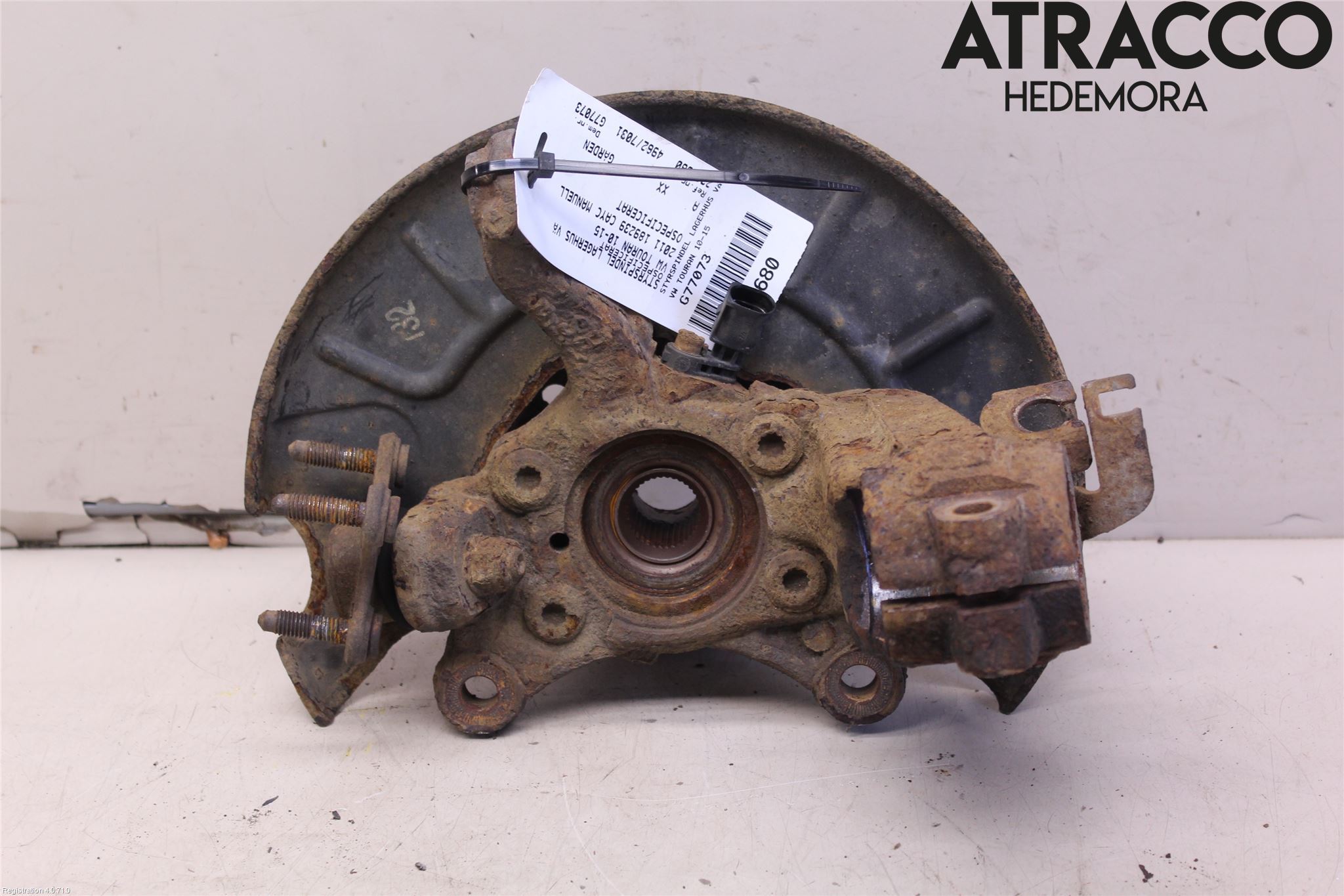 Volkswagen VW TOURAN 10-15 Spindel Vf