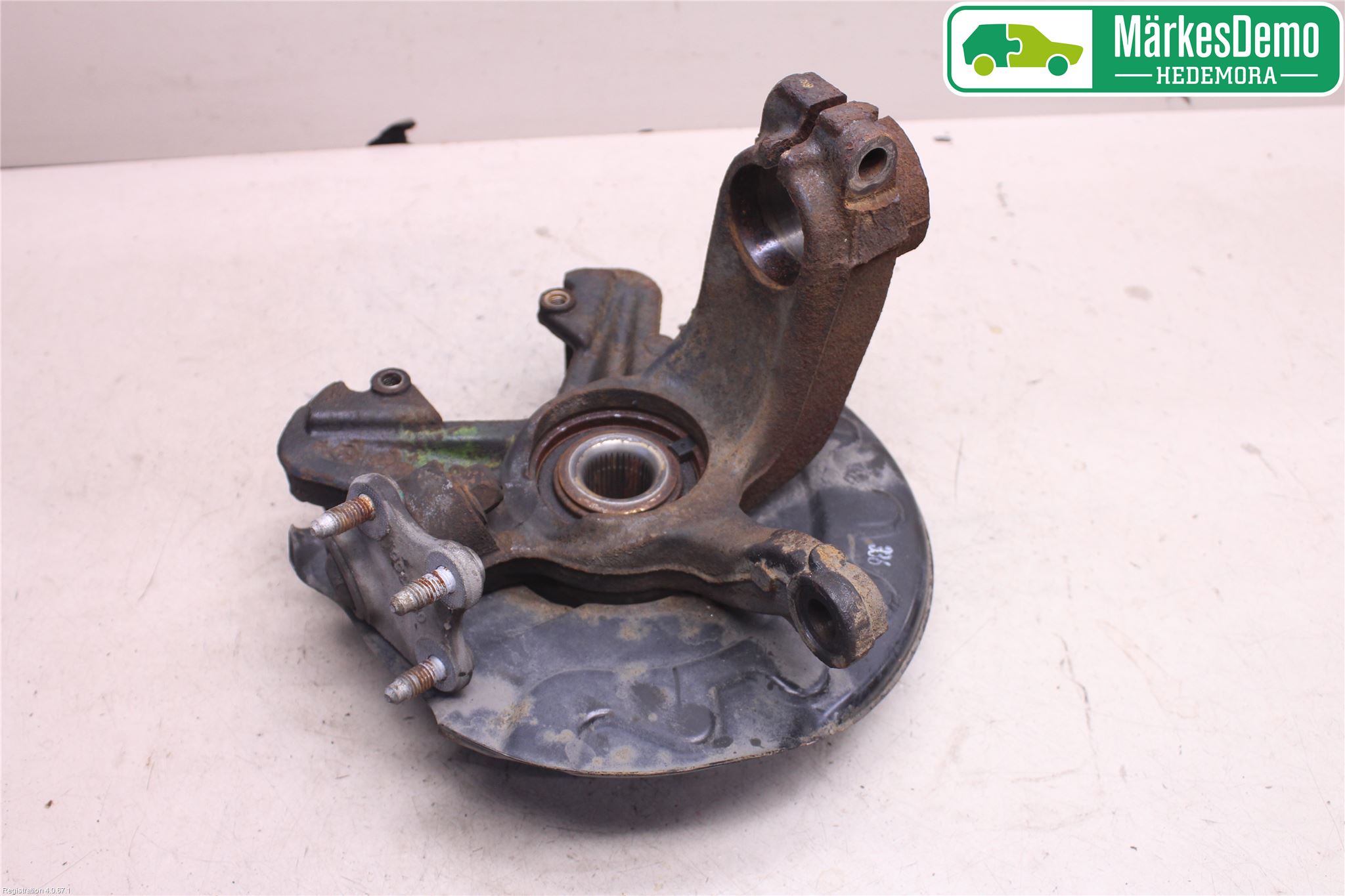 Volkswagen VW POLO 10-17 Spindel Hf