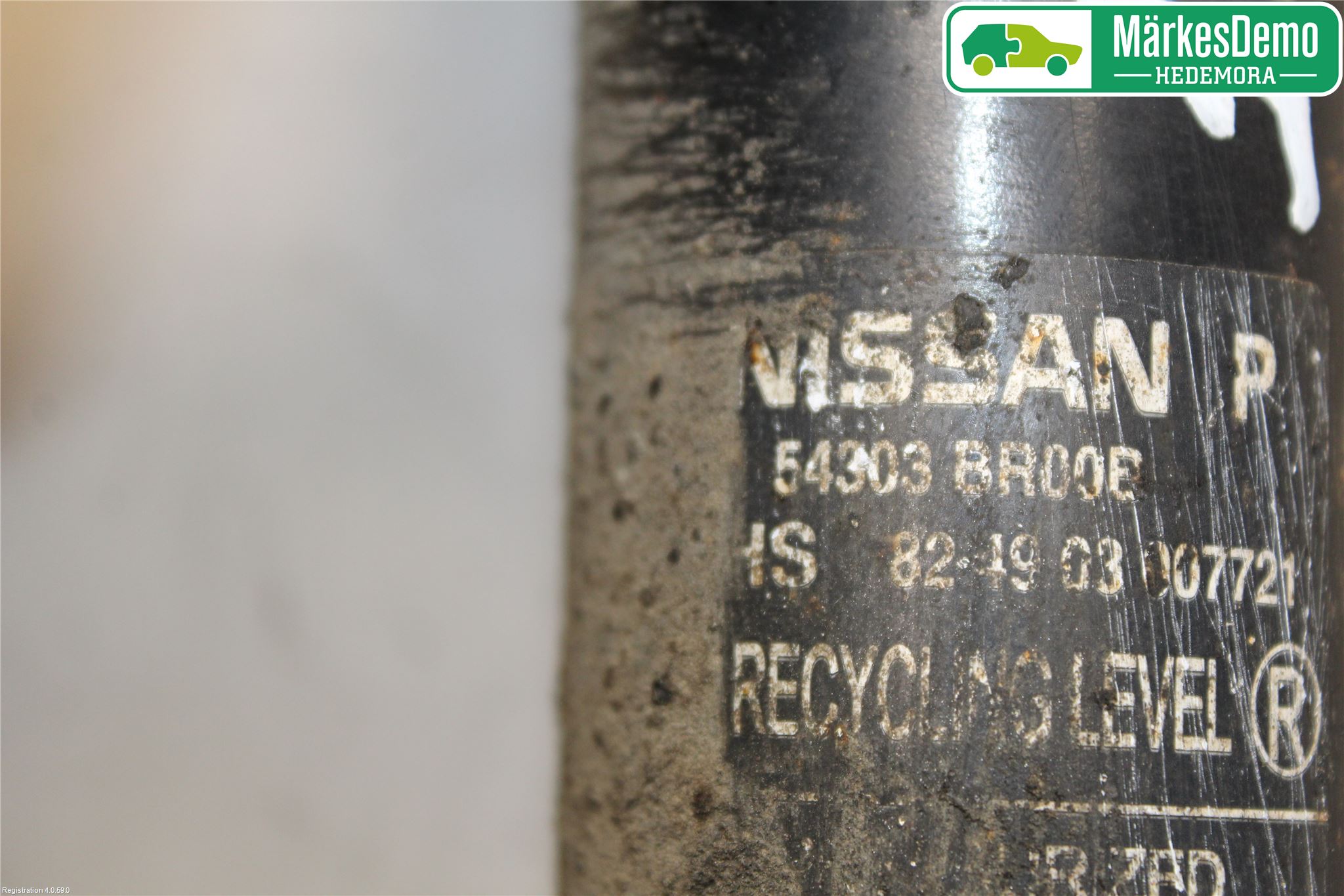 Nissan QASHQAI 10-14 Fjærbein Foran Venstre