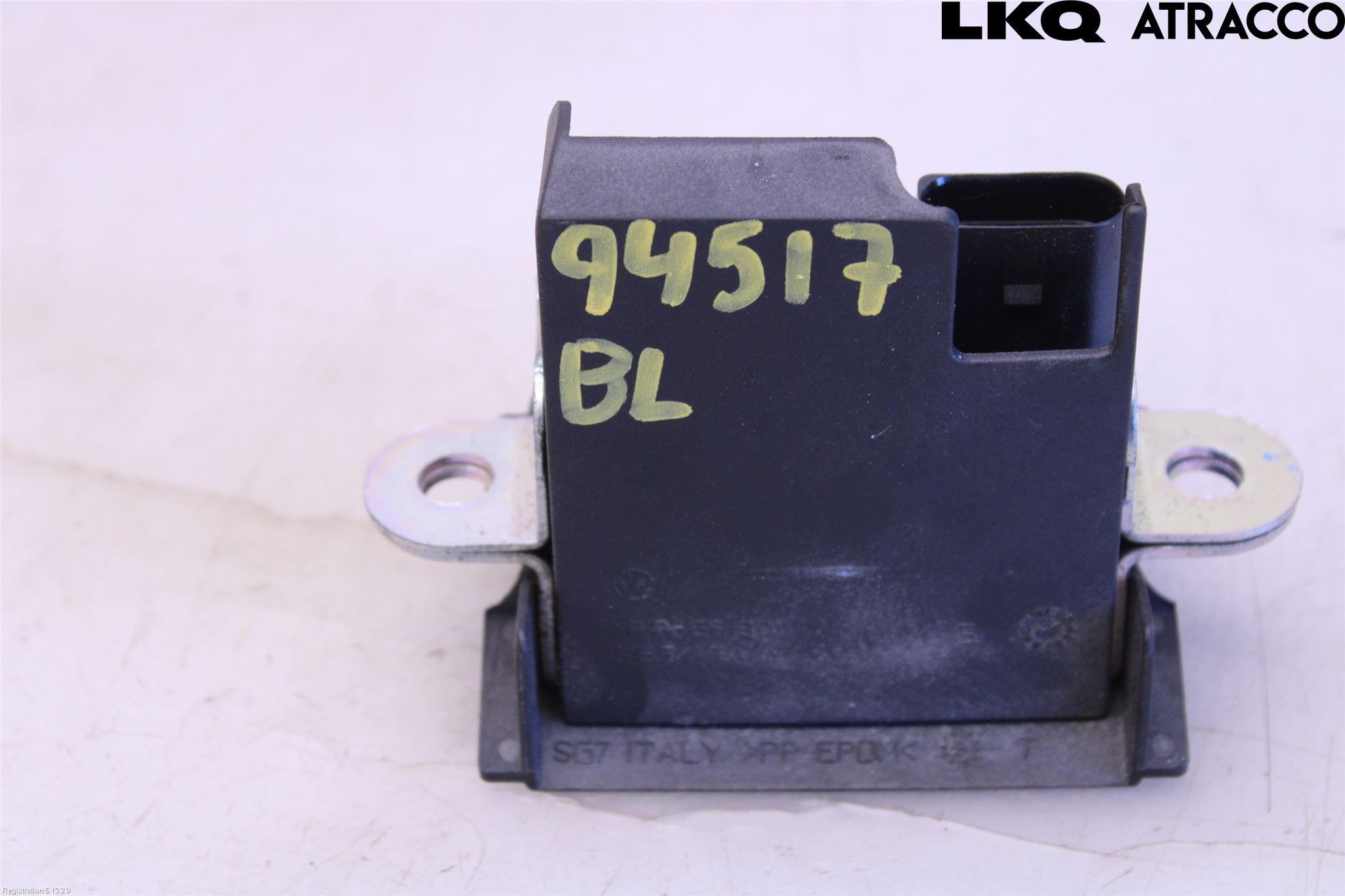 Volkswagen VW GOLF SPORTSVAN 15-20 Bakluke-Lokk Låsekasse