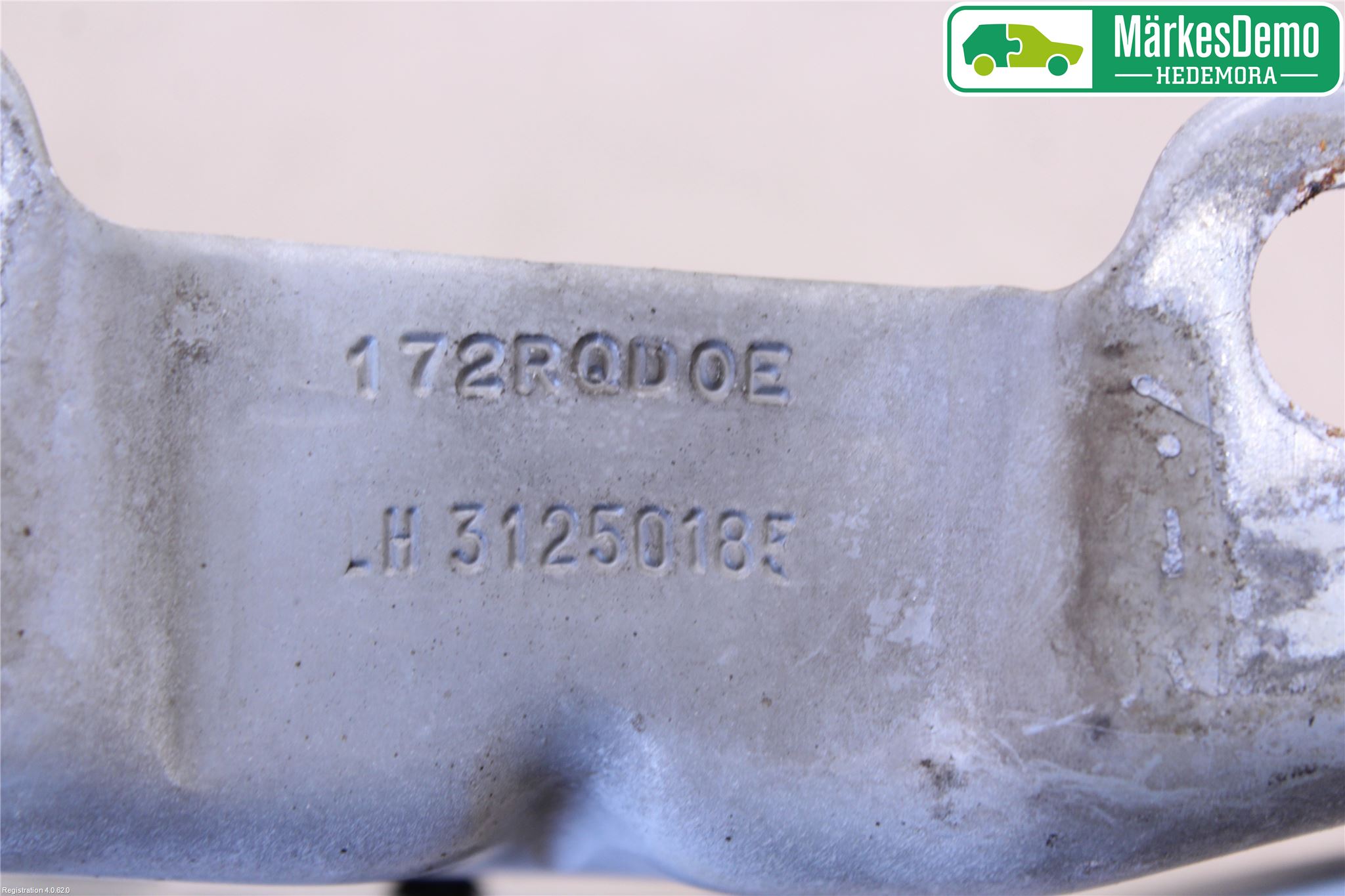 Volvo V70 08-13 Panser Hengsel - Hengsler