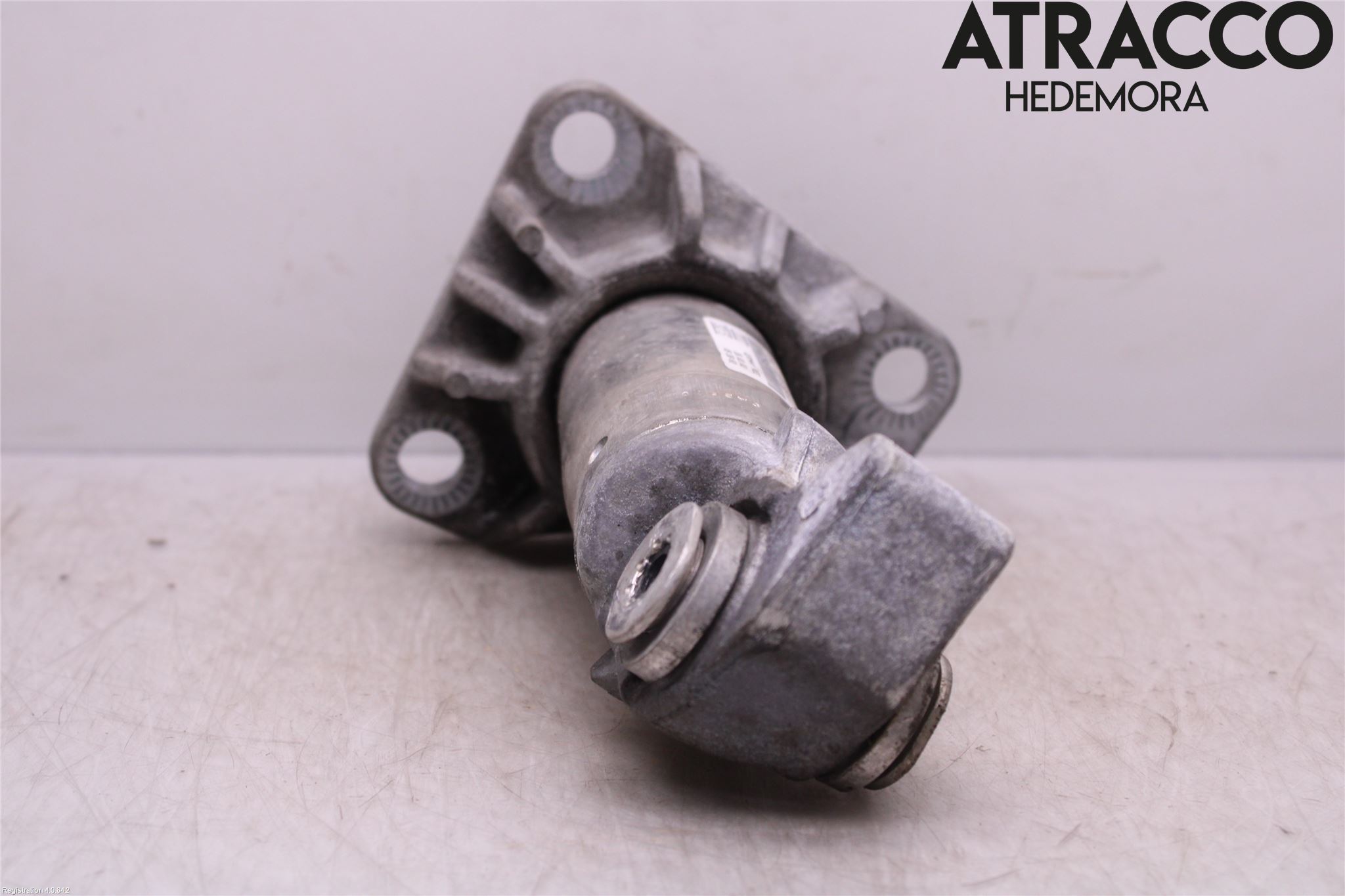 Audi A4/S4 01-05 Støtfanger Foran Feste