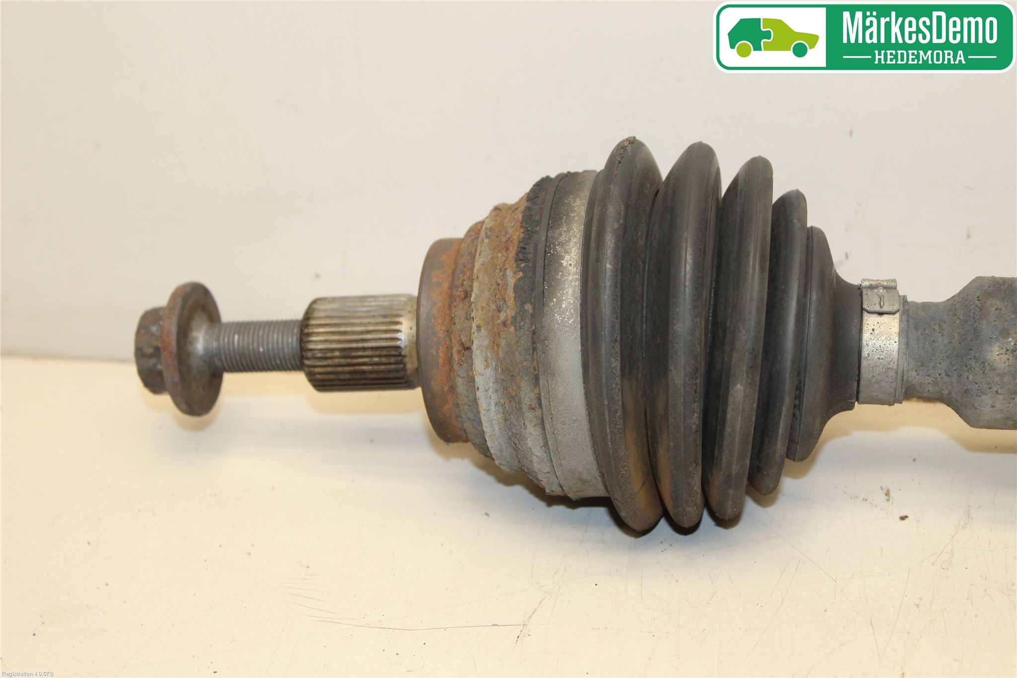 Volkswagen VW GOLF VI 09-13 Drivaksel Foran Kompl Høyre