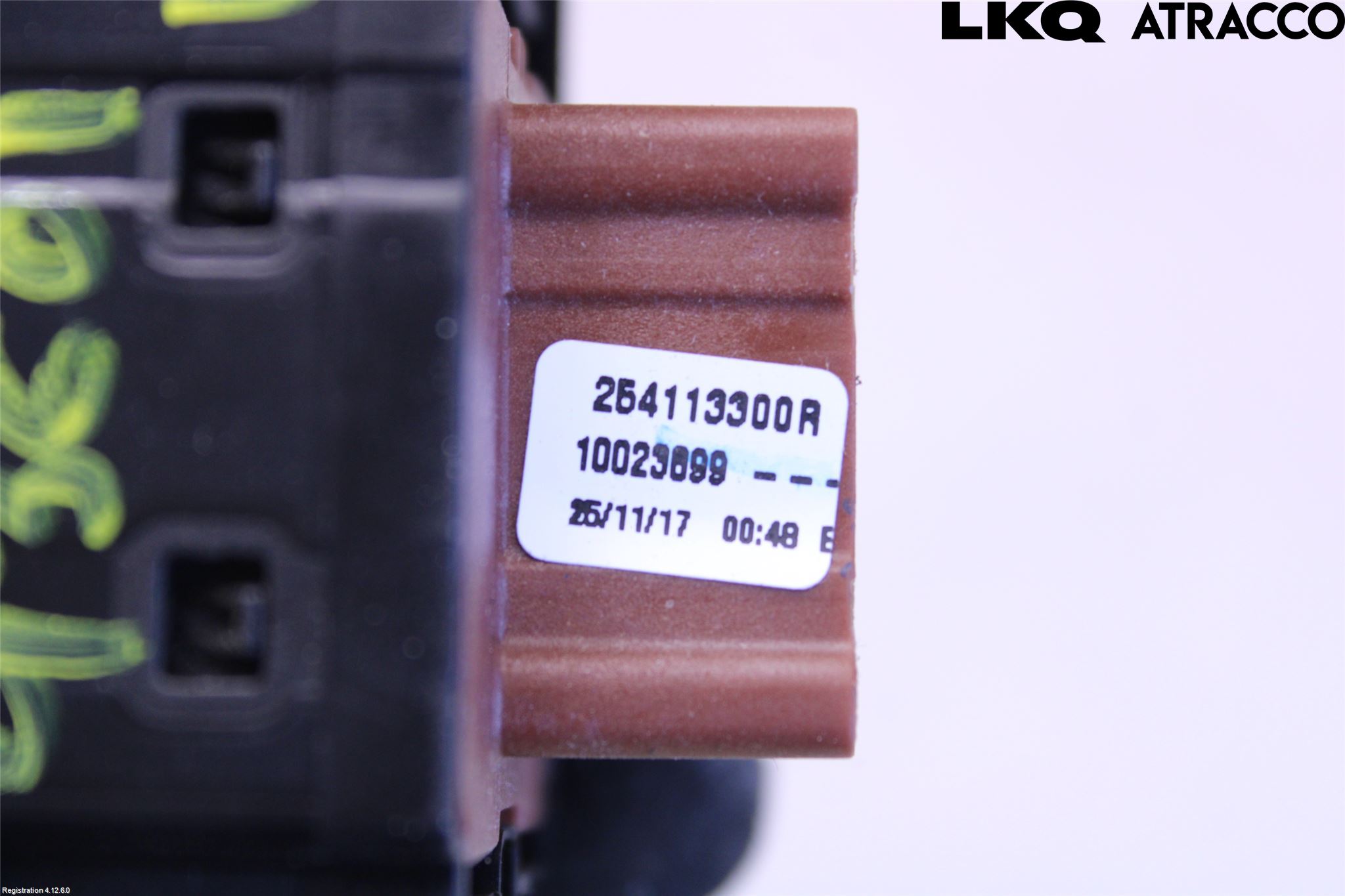 Dacia DUSTER 10-17 Bryter Vindusheis