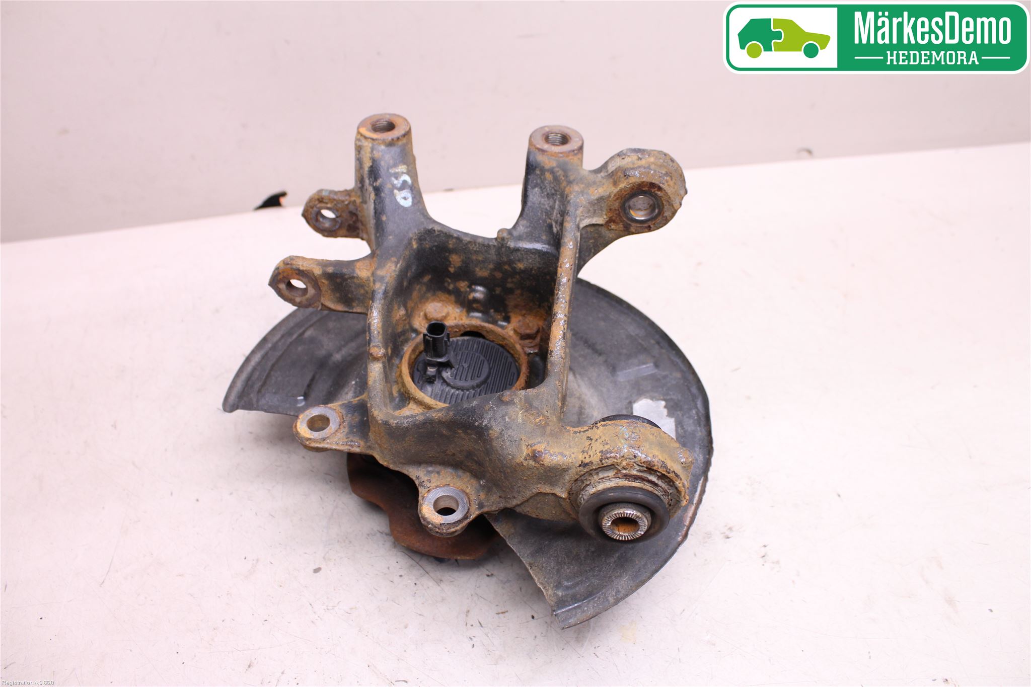 Toyota AVENSIS 16-18 Spindel Vb