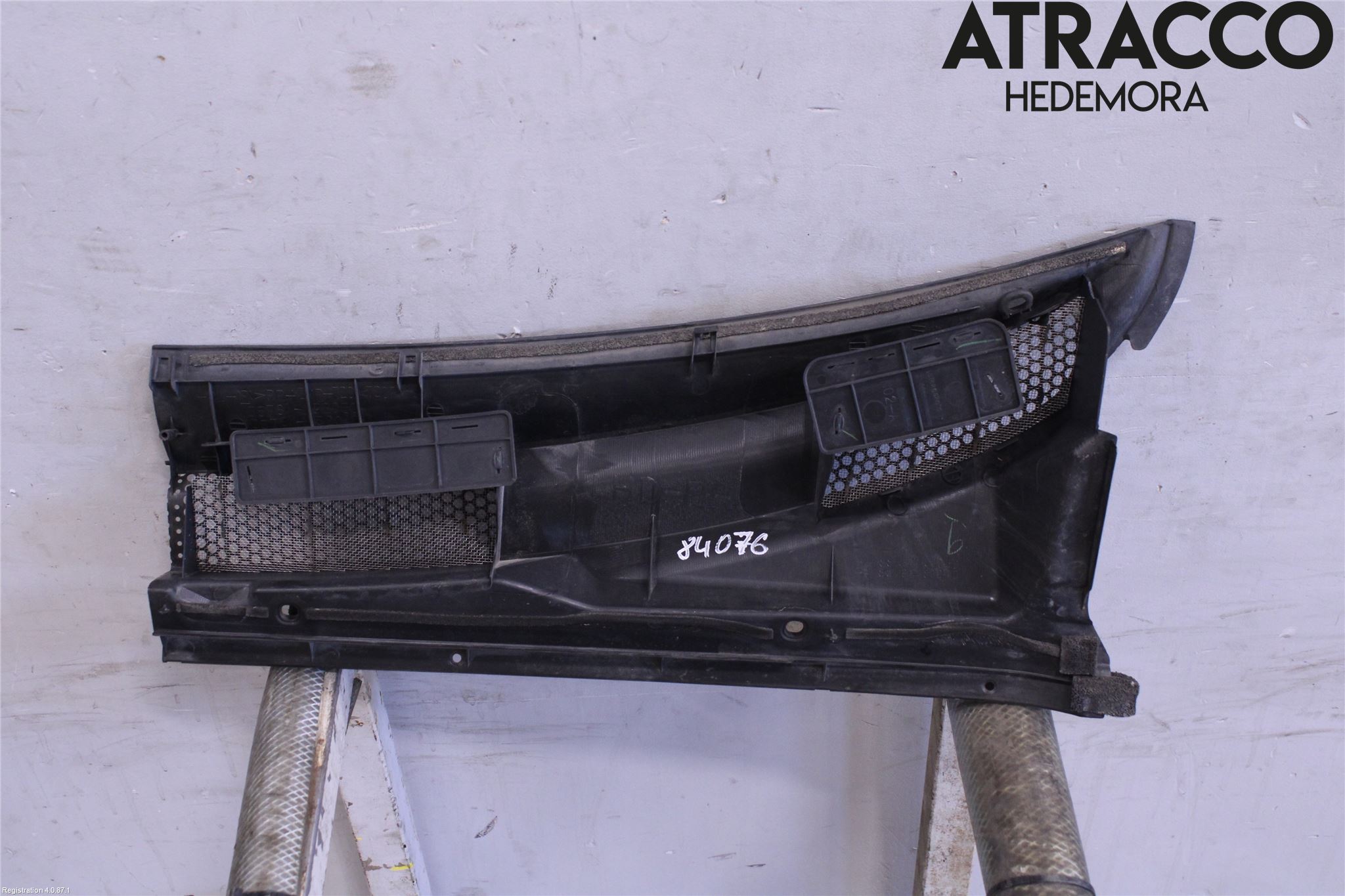 Toyota YARIS P1 99-03 Visker Deksel-Grill-Under Frr