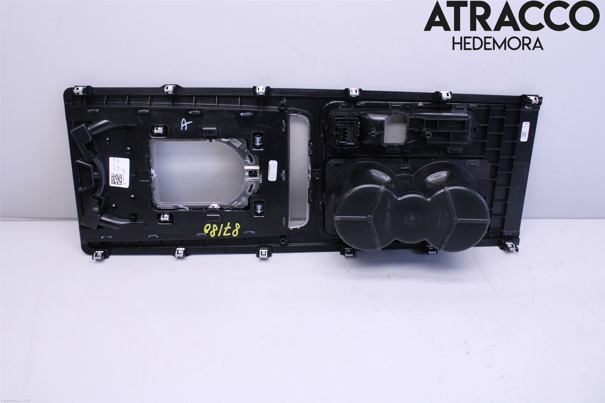Jaguar XE (X760) 15-24 Innr Koppholder