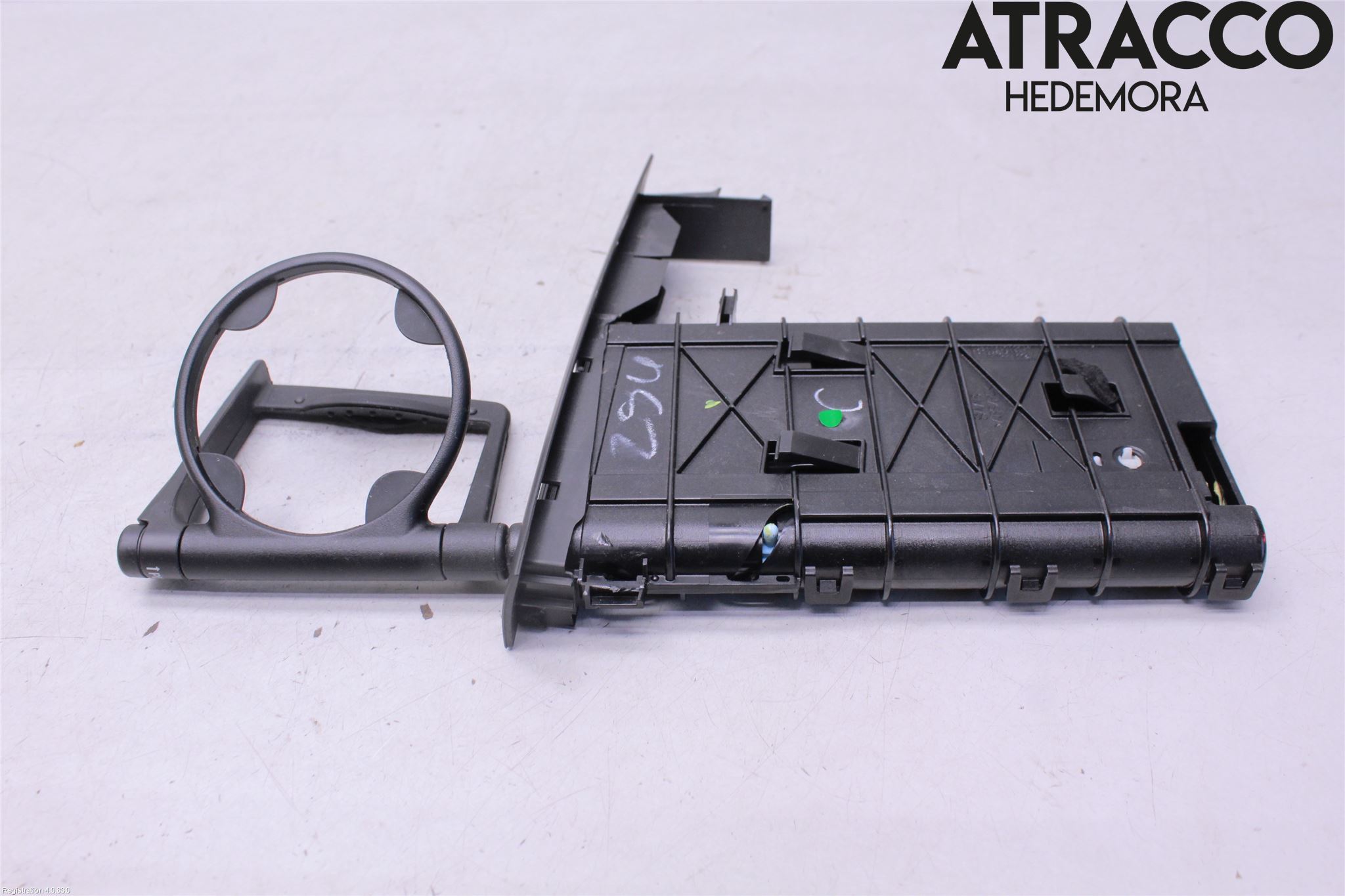 BMW 5 G30/G31/F90 17-23 Innr Koppholder