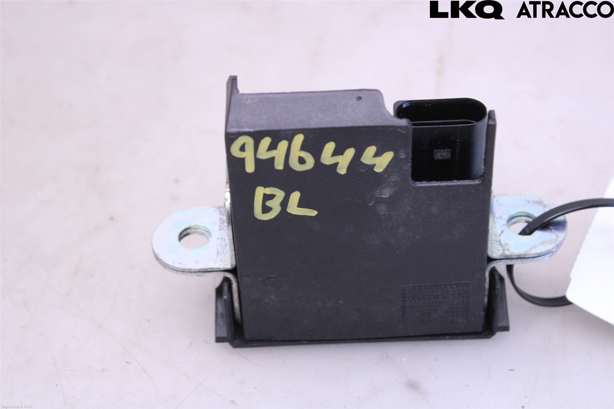 Volkswagen VW GOLF VI 09-13 Bakluke-Lokk Låsekasse