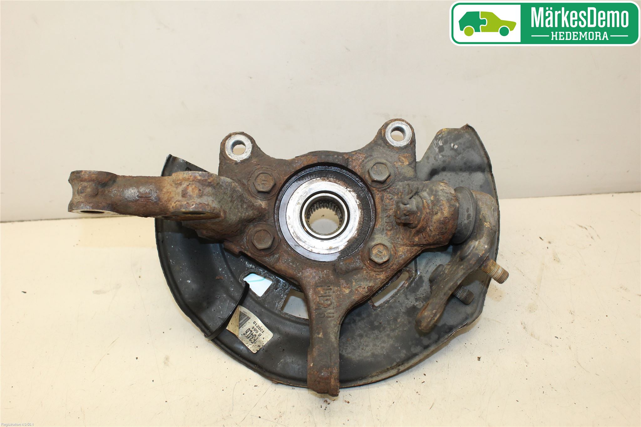 Toyota AVENSIS 09-15 Spindel Vf