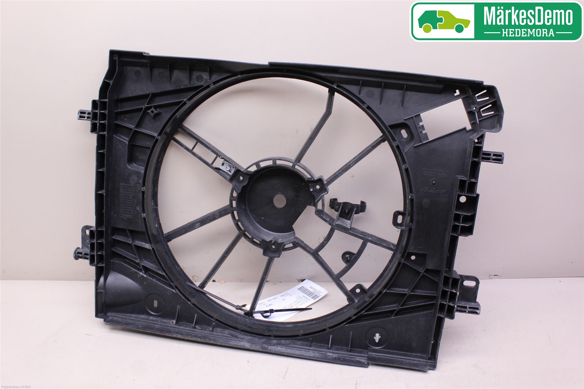 Dacia SANDERO/STEPWAY 13-20 Kjølevifte-Radiator Hus-Kåpe