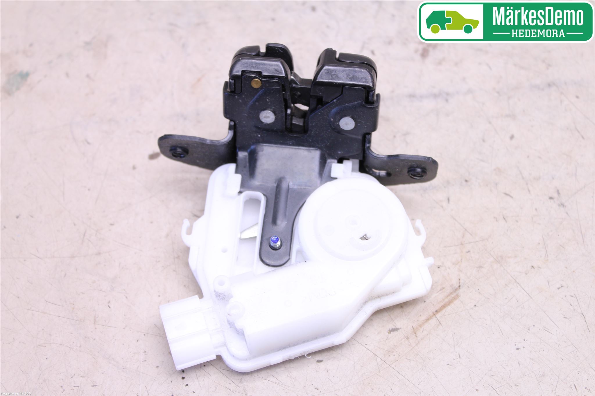 Toyota YARIS XP130 15-20 Bakluke-Lokk Låsekasse