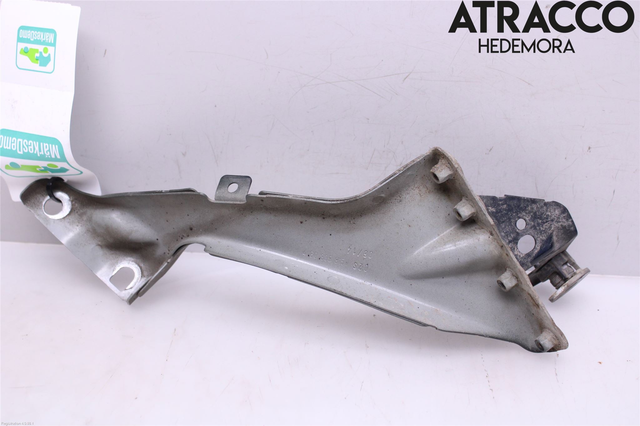 Audi A6 ALLROAD 12-18 Frontskjermfeste Venstre