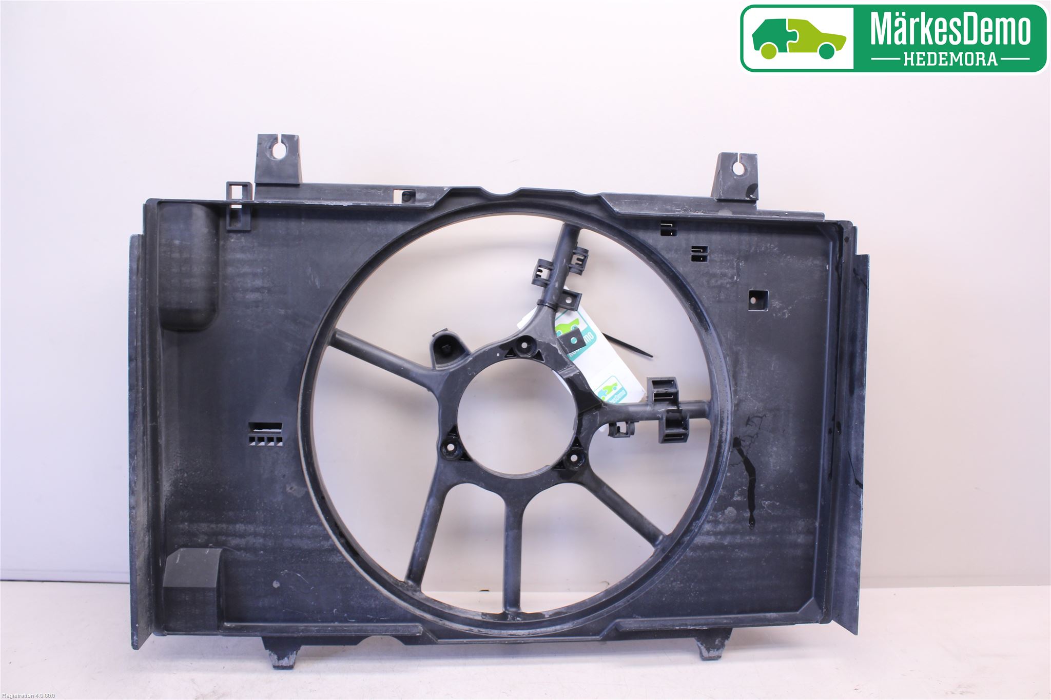 Nissan JUKE 10-14 Kjølevifte-Radiator Hus-Kåpe