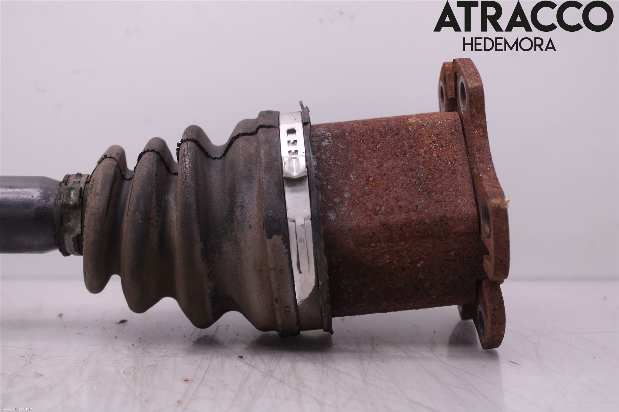 Audi A8/S8 4E  02-09 Drivaksel Foran Kompl Venstre