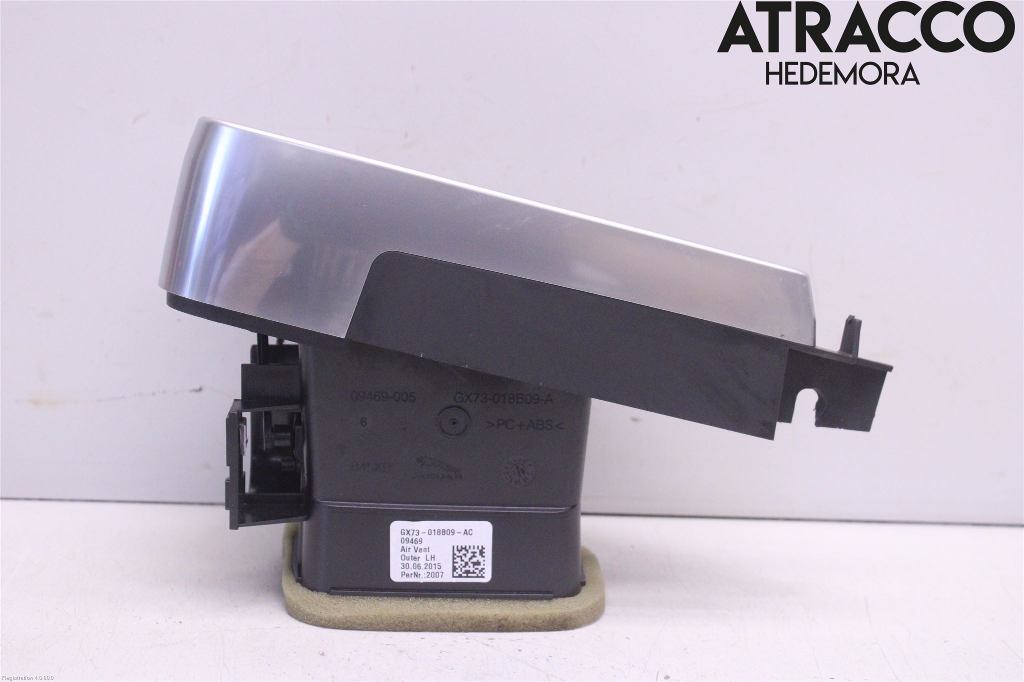 Jaguar XE (X760) 15-24 Dashbord Kanal - Dyse