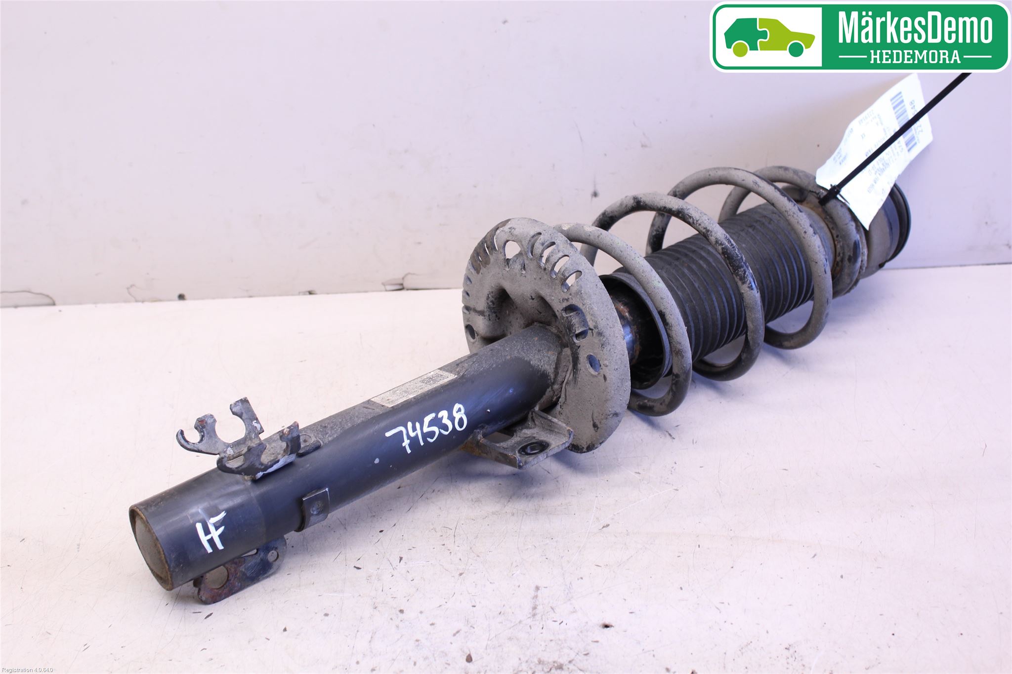 Volkswagen VW POLO 10-17 Fjærbein Foran Høyre