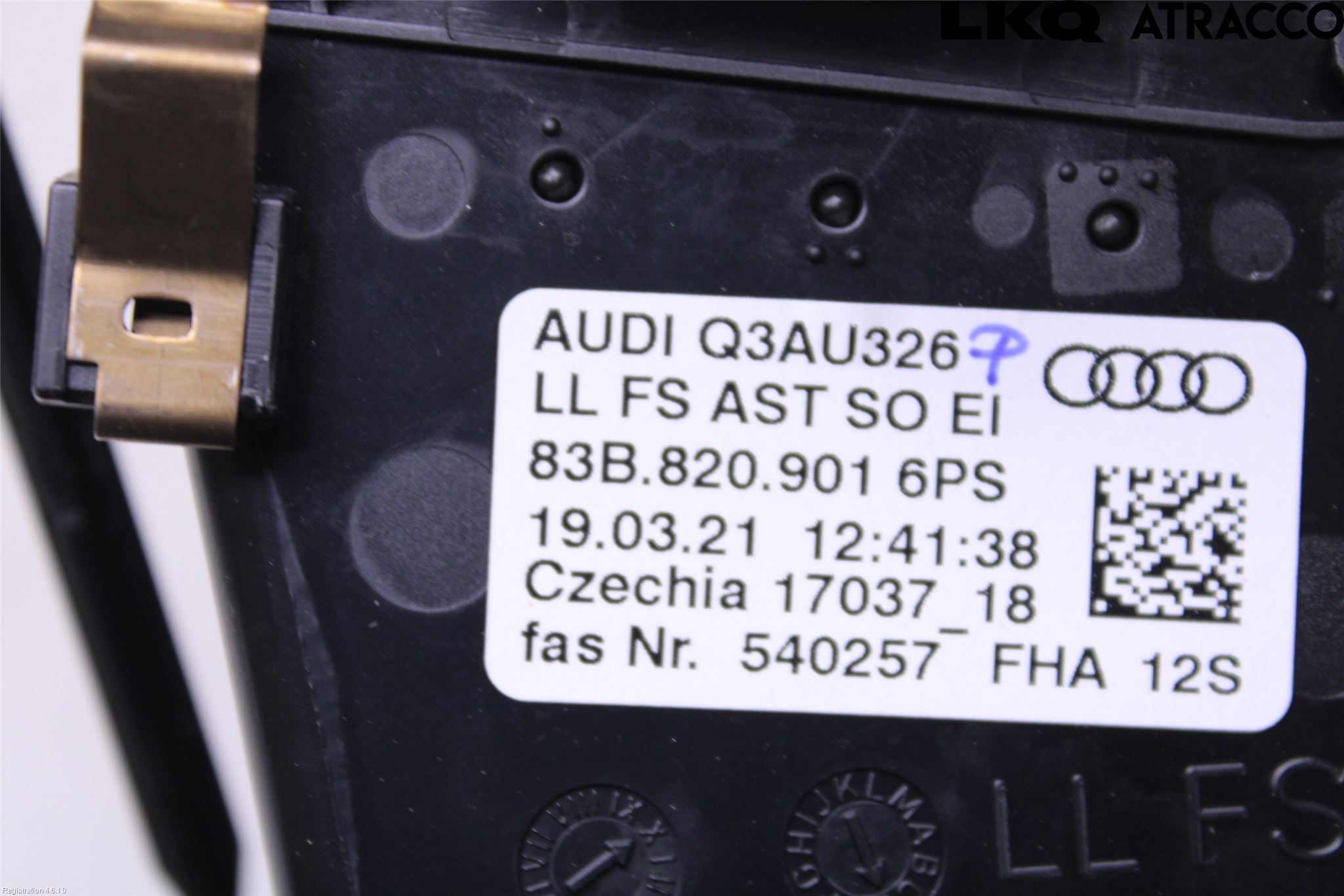 Audi Q3 F3 19- Dashbord Kanal - Dyse