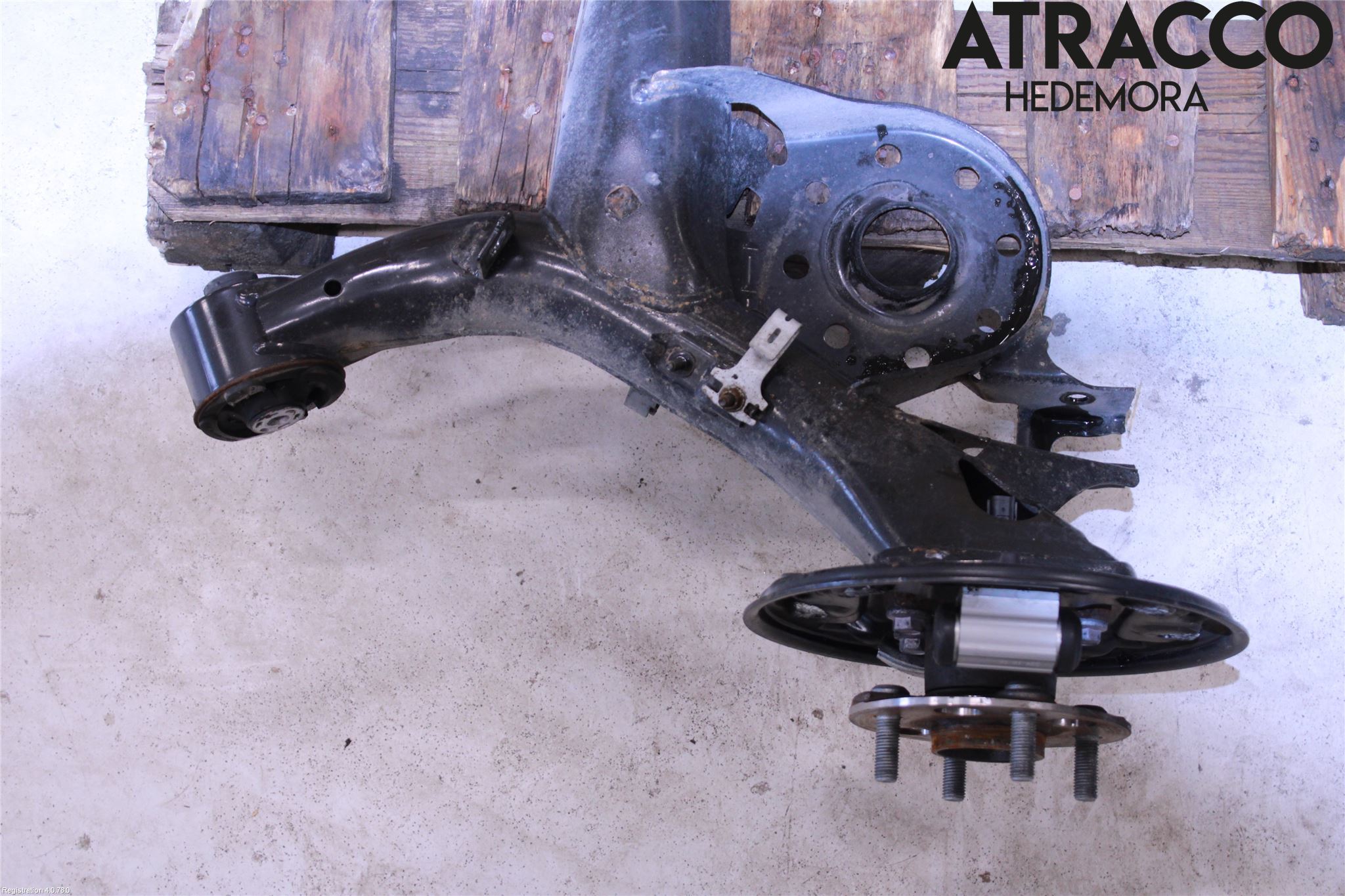 Toyota YARIS XP130 15-20 Bakaksel Feste Travers-Ramme