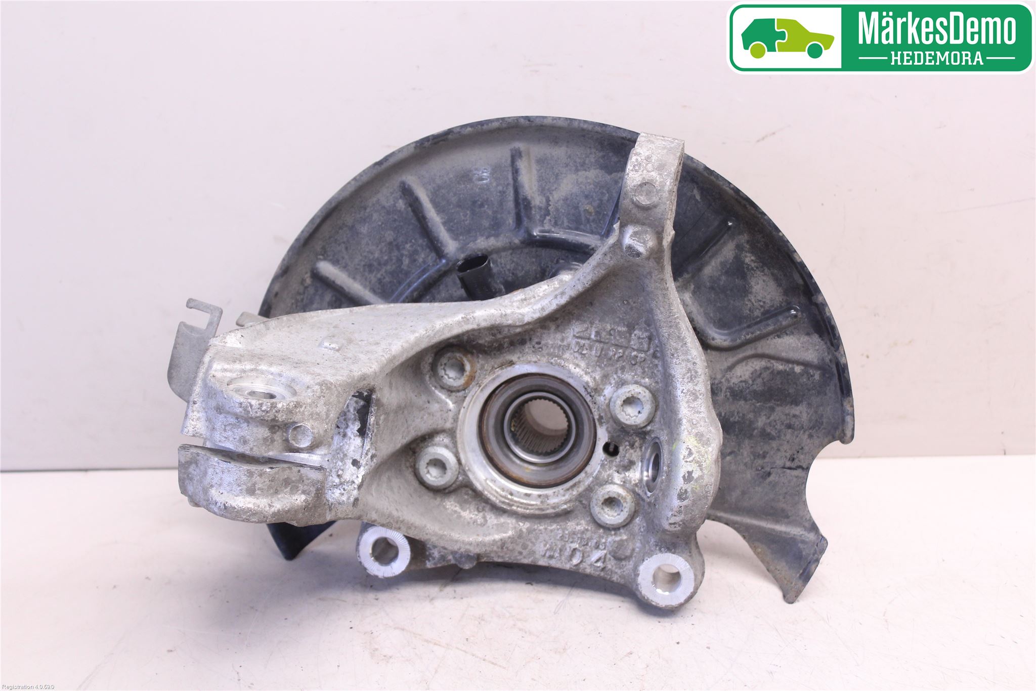 Volkswagen VW PASSAT 11-14 Spindel Hf