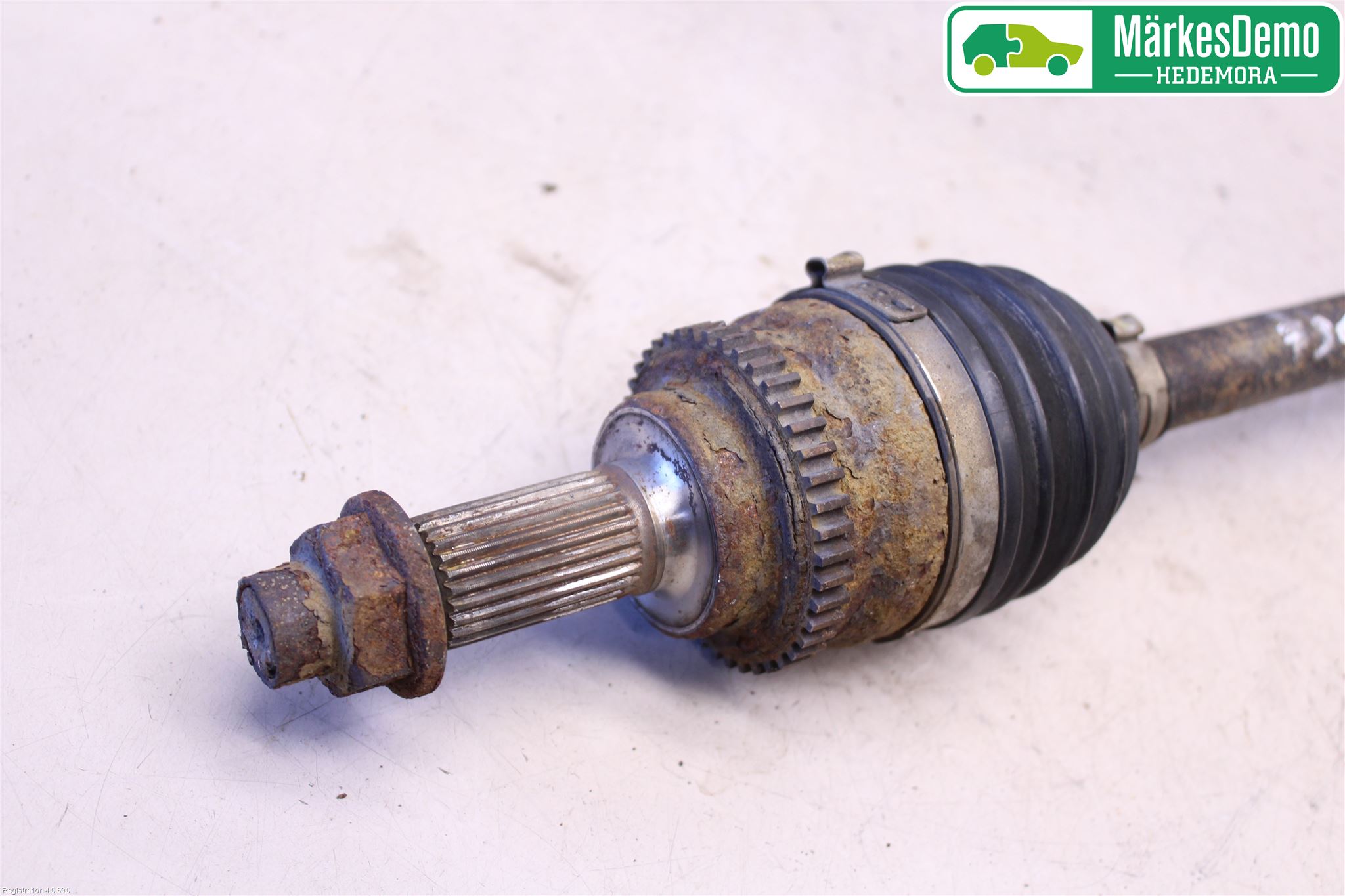 Suzuki SWIFT 05-10 Drivaksel Foran Kompl Venstre