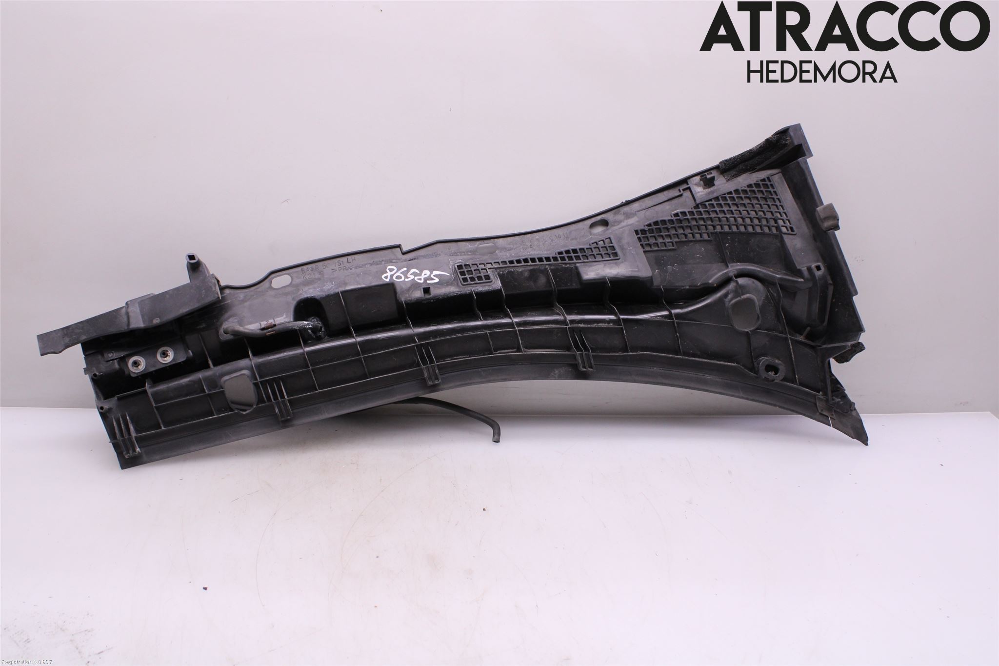 Mazda 3 I 07-08 Visker Deksel-Grill-Under Frr