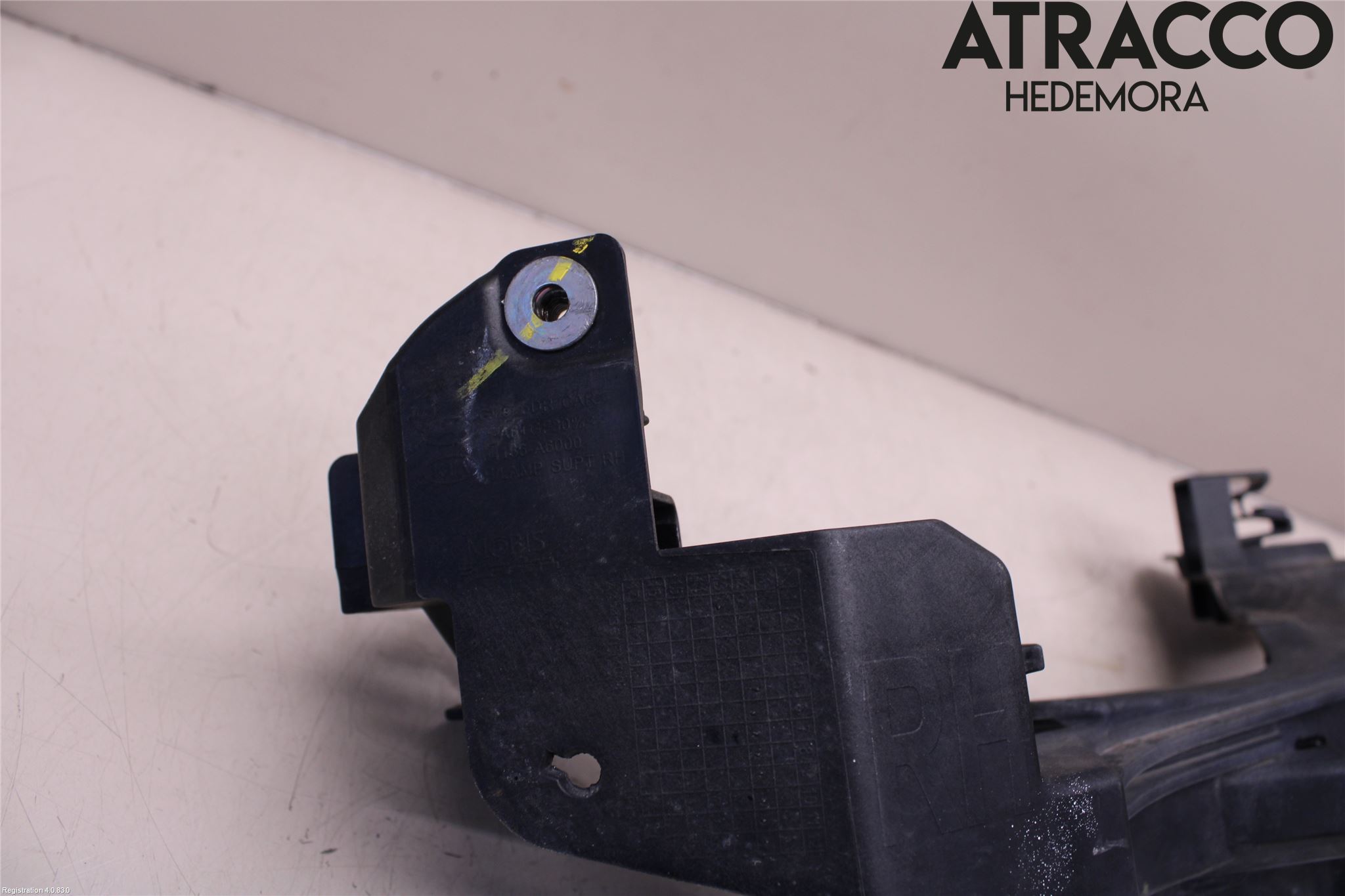 Hyundai i30 GD 13-17 Frontlykt Holder-Feste