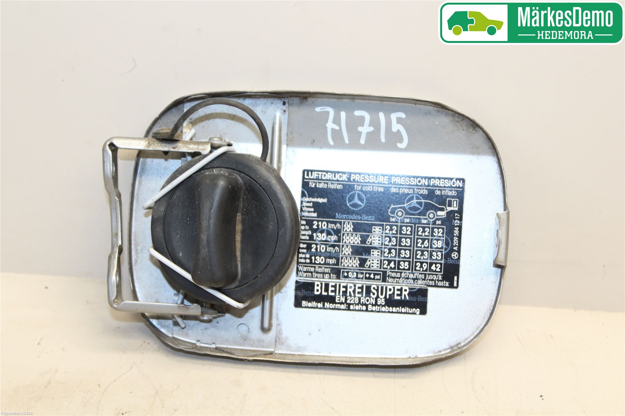 Mercedes-Benz MB CLK (C209) 02-09 Drivstoff Tankluke