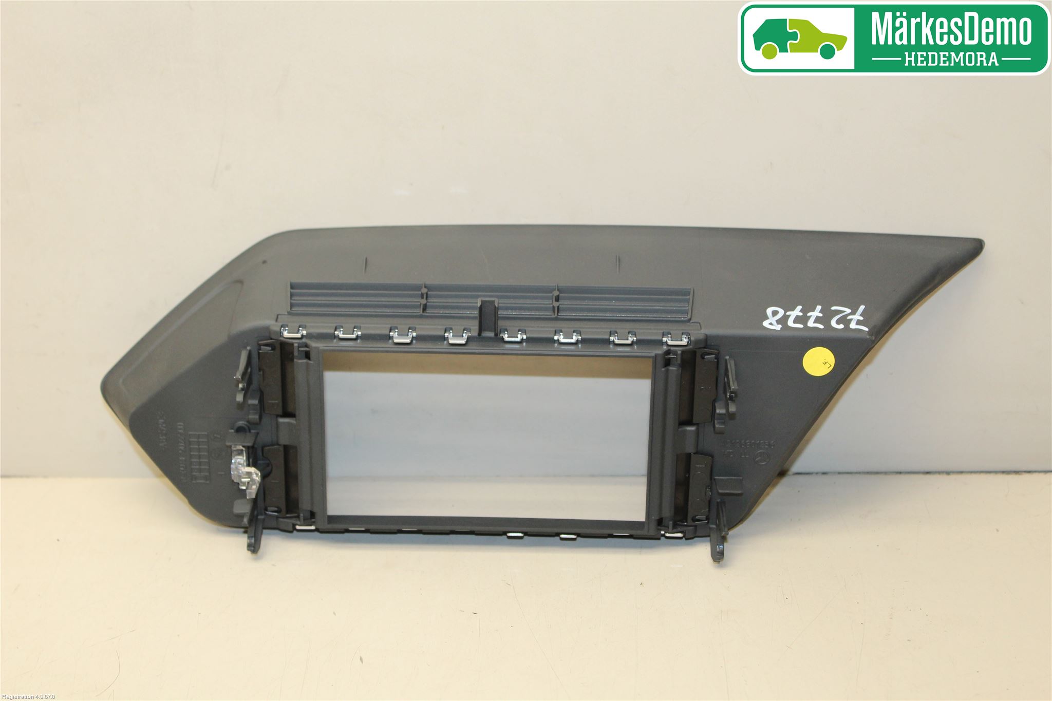 Mercedes-Benz MB E-KLASS (W212) 09-16 Innr Radio Ramme
