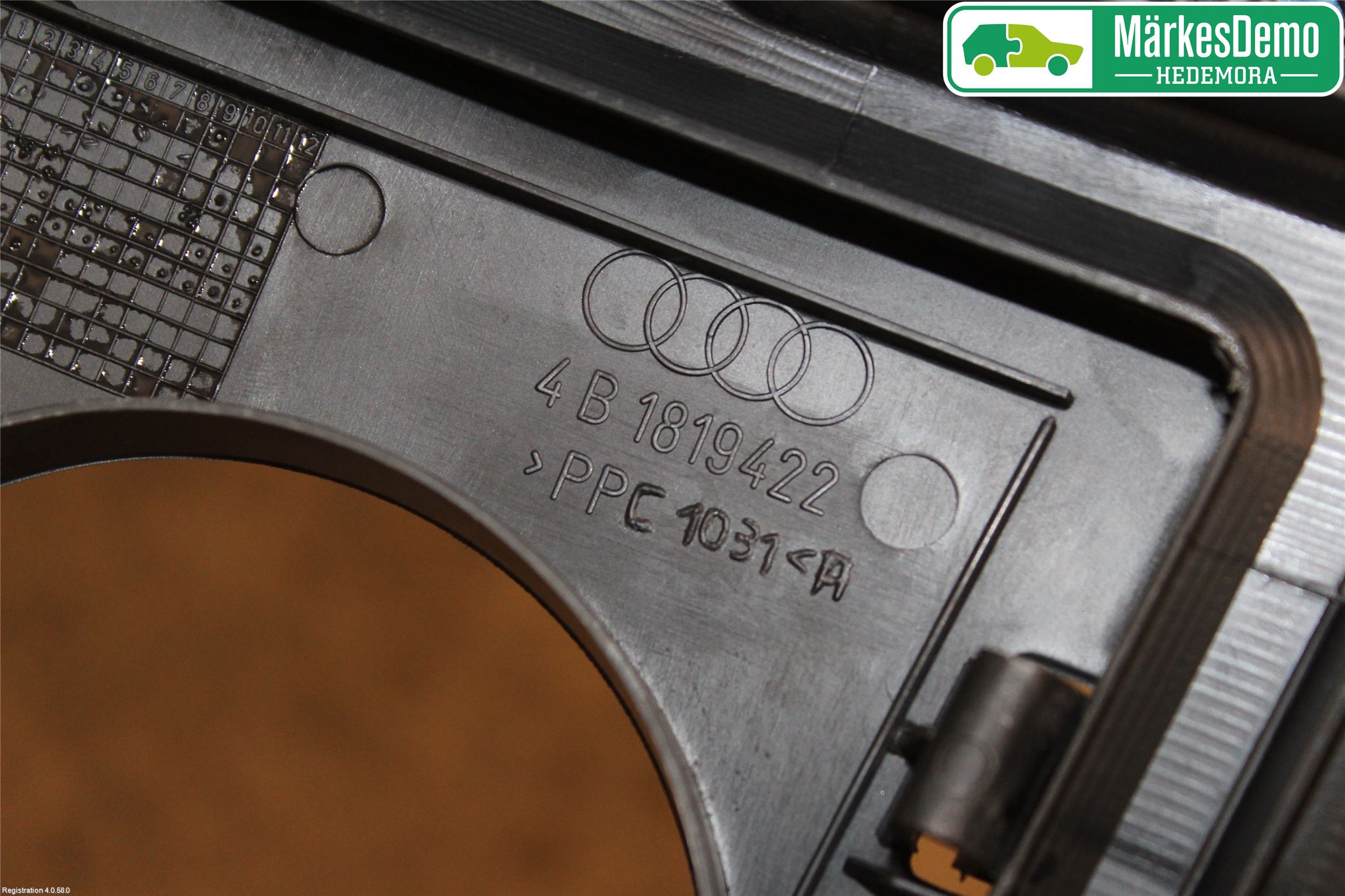 Audi A6/S6     97-05 Visker Deksel-Grill-Under Frr