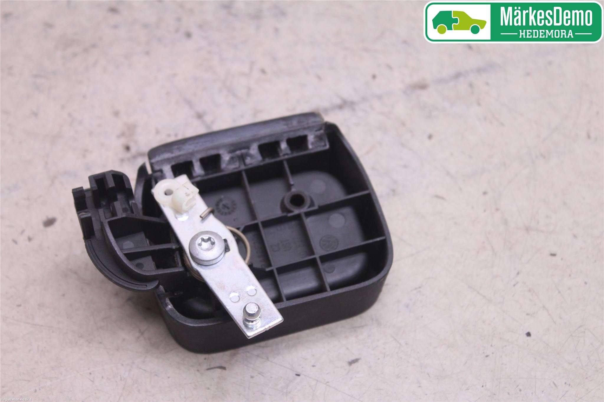 Volkswagen VW CADDY      04-10 Bakluke Handtak Indre